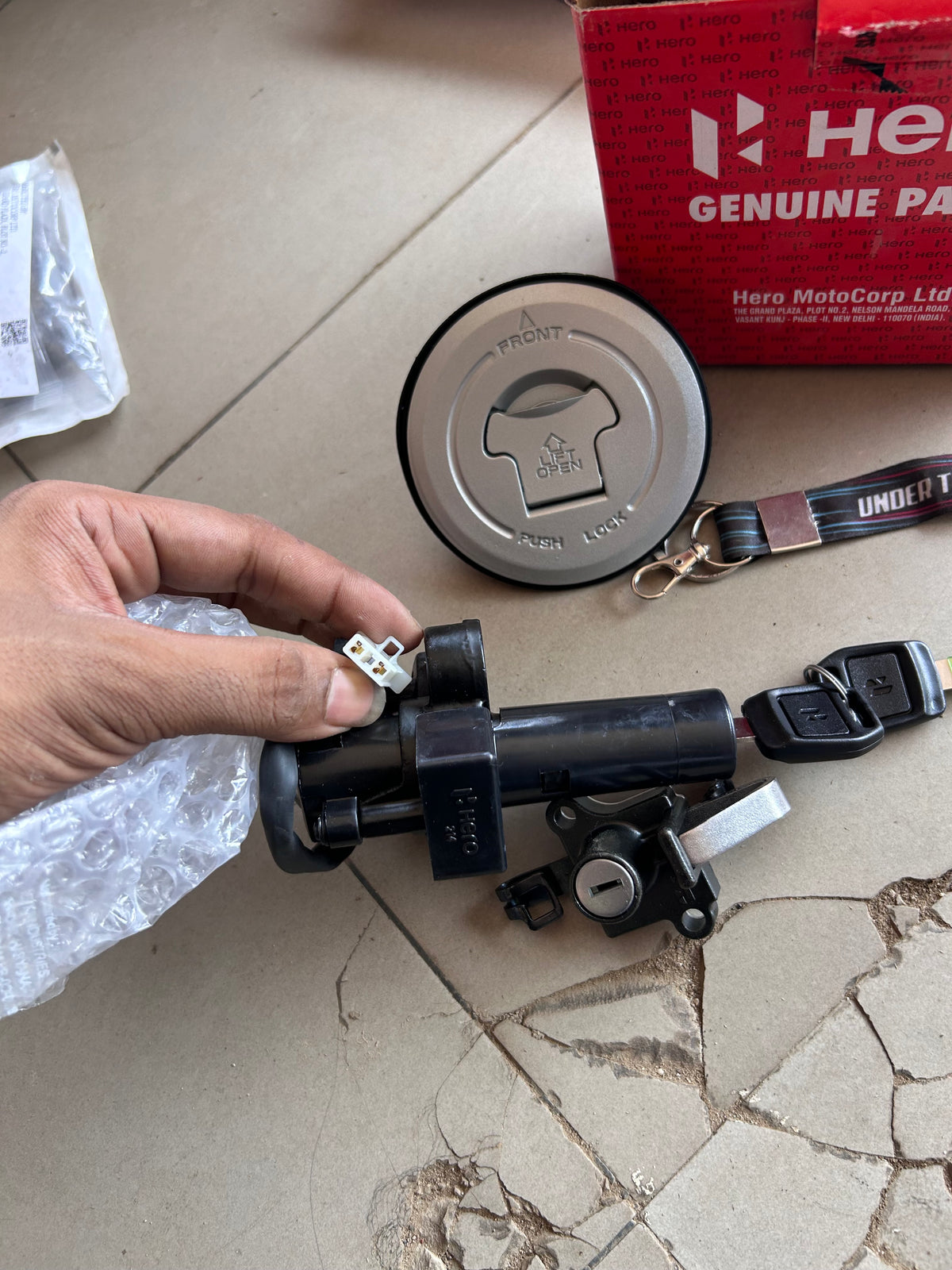 Hero Genuine Ignition Switch Lock Set for Glamour | Key Set / Main Lock Assembly with 2 Keys | 35010AANH20S