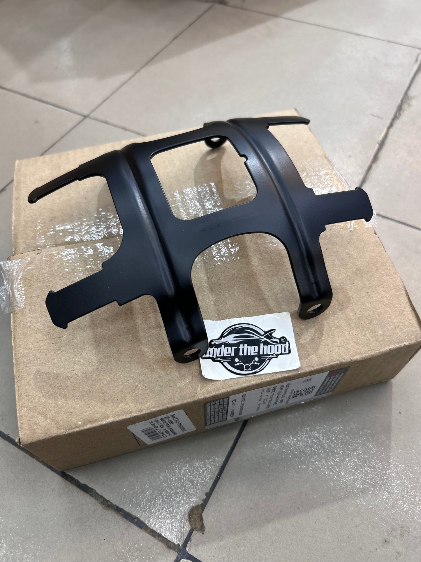 Royal Enfield RAH00359 – Brace, Front Mudguard (Front Fender Brace) for Guerrilla 450 (BS6) – Genuine OEM
