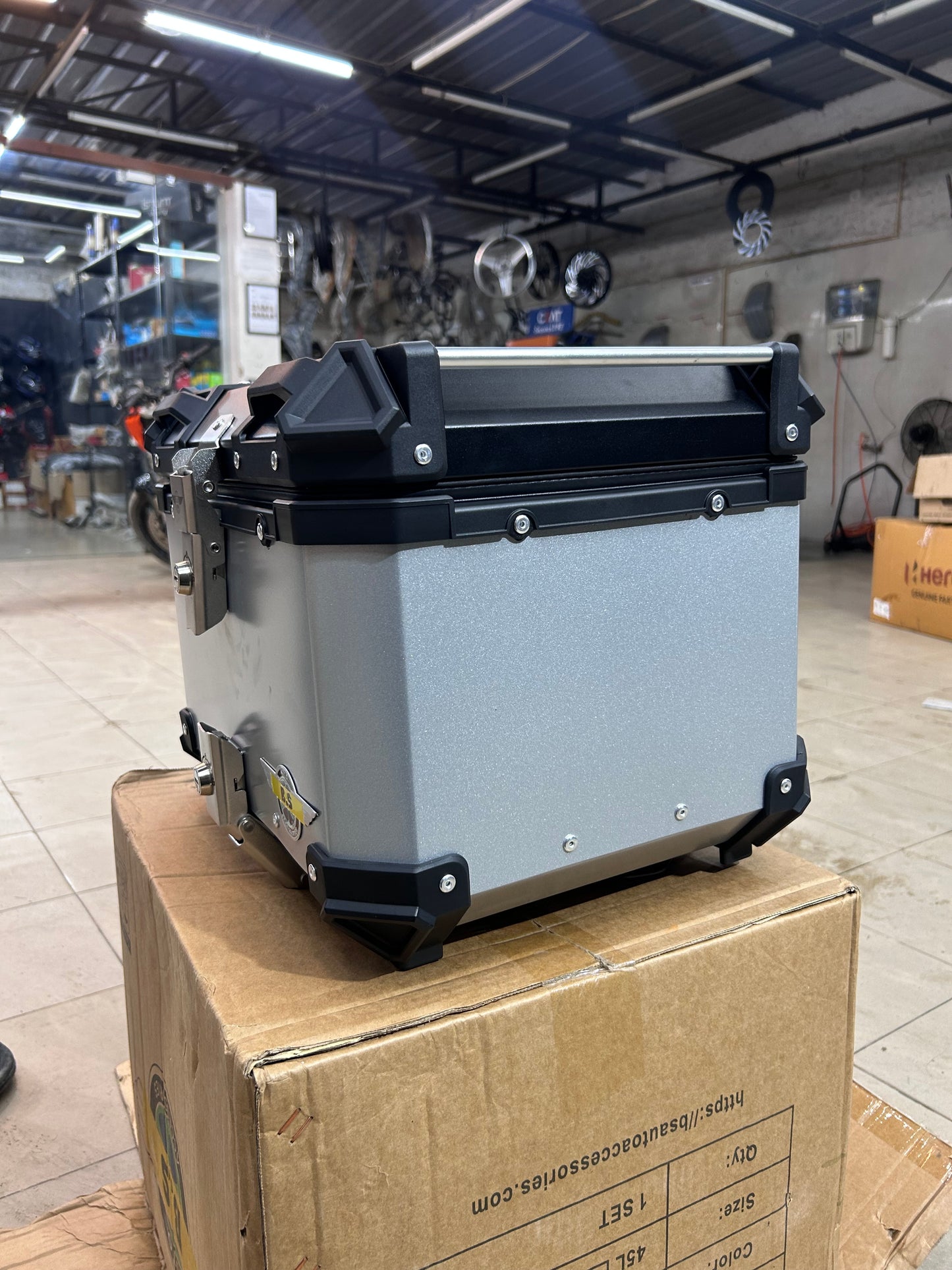 BS Auto 45L Aluminium Top Box – Black & Silver | Waterproof, Secure, Touring Luggage Case