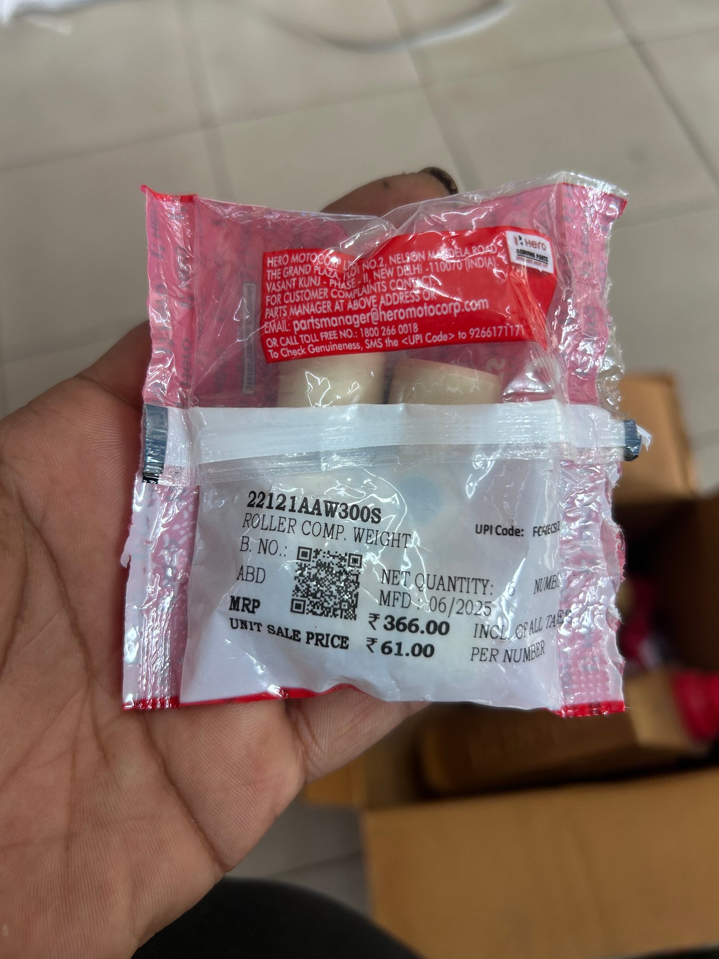 Hero 22121AAW300S – Roller Comp. Weight | Compatible with Hero Scooters (Genuine Part)