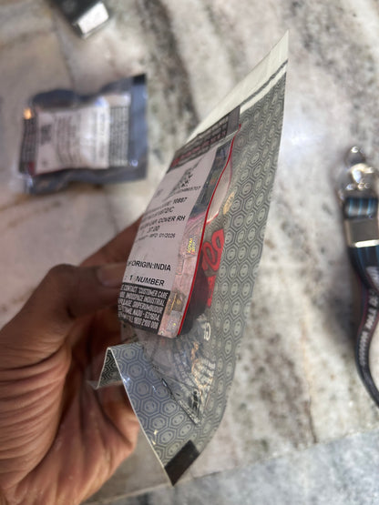 570872 – Oil Filler Cap, Cover RH (Right-Side Engine Oil Filler Cover) for Bullet 350 UCE (KS/ES), Bullet 500 UCE, Electra 350 UCE (ES), Thunderbird Twinspark (TBTS) – Genuine Royal Enfield