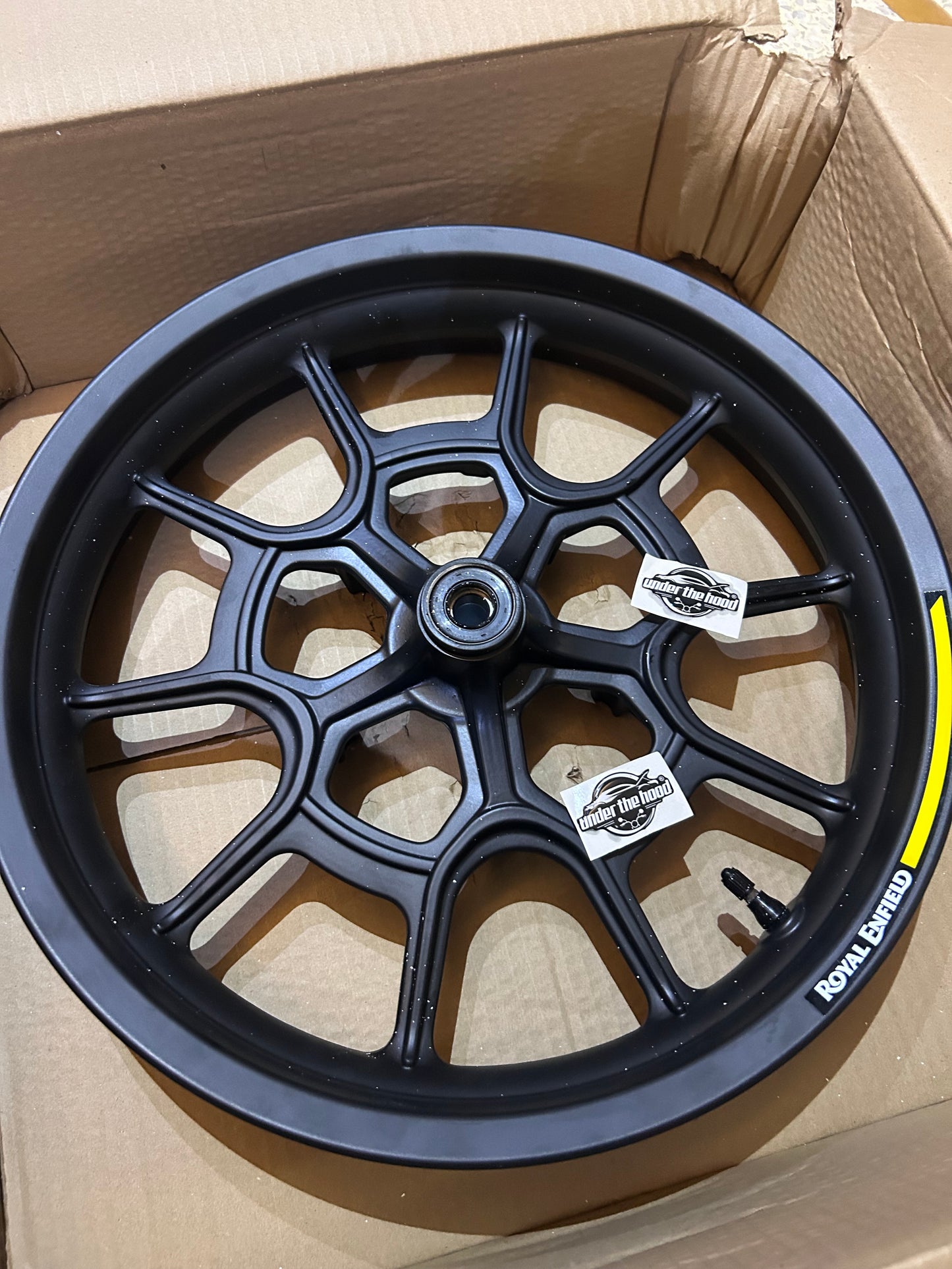 Royal Enfield RAJ00494 / RAJ00494/A – Front Rim Assembly with Sticker, Black – Hunter 350 (HNTR 350) 17 x 3.00 Front Wheel Rim
