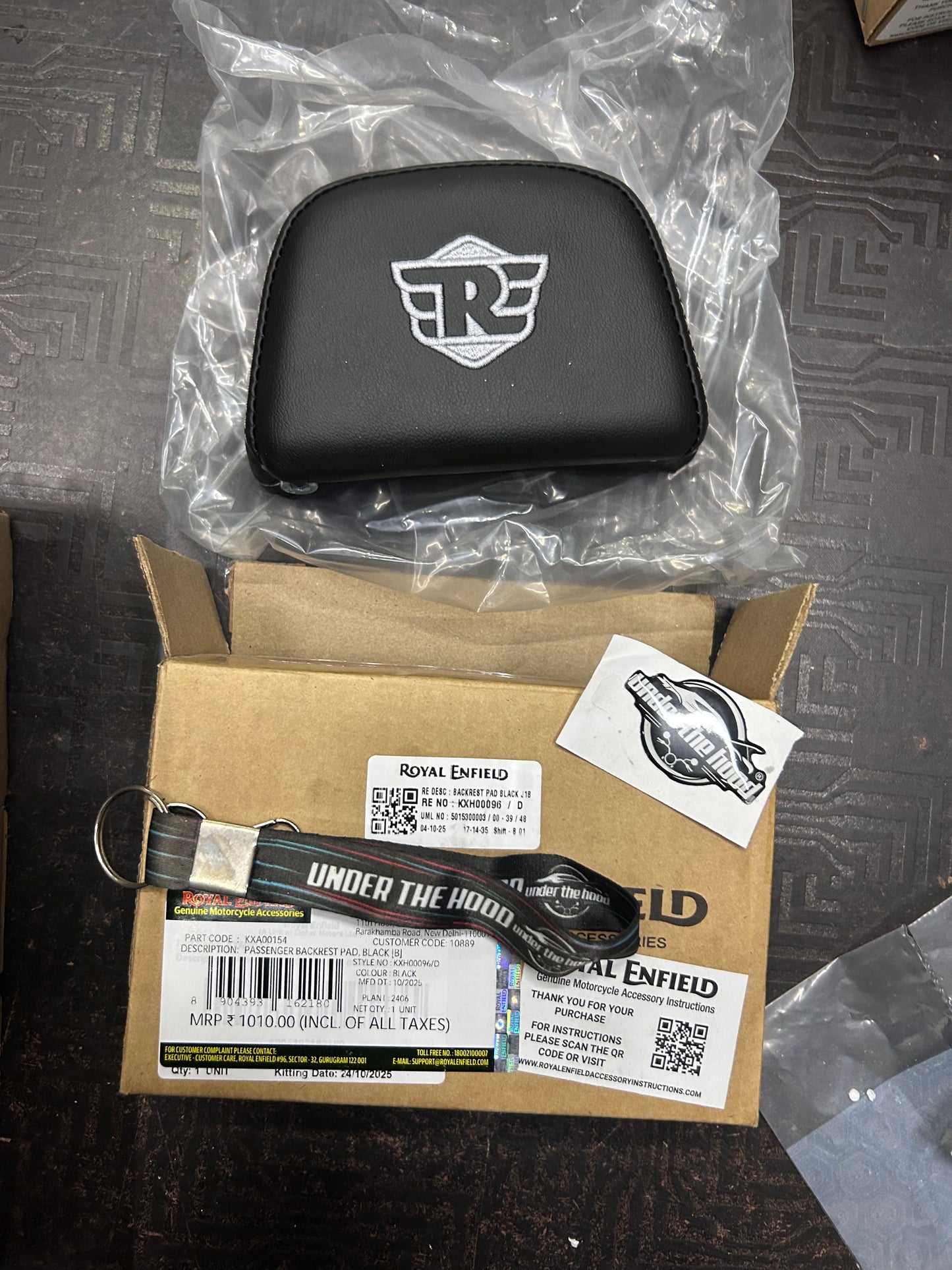 Royal Enfield Passenger Backrest Pad (Black) for All New Bullet 350 | KXA00154