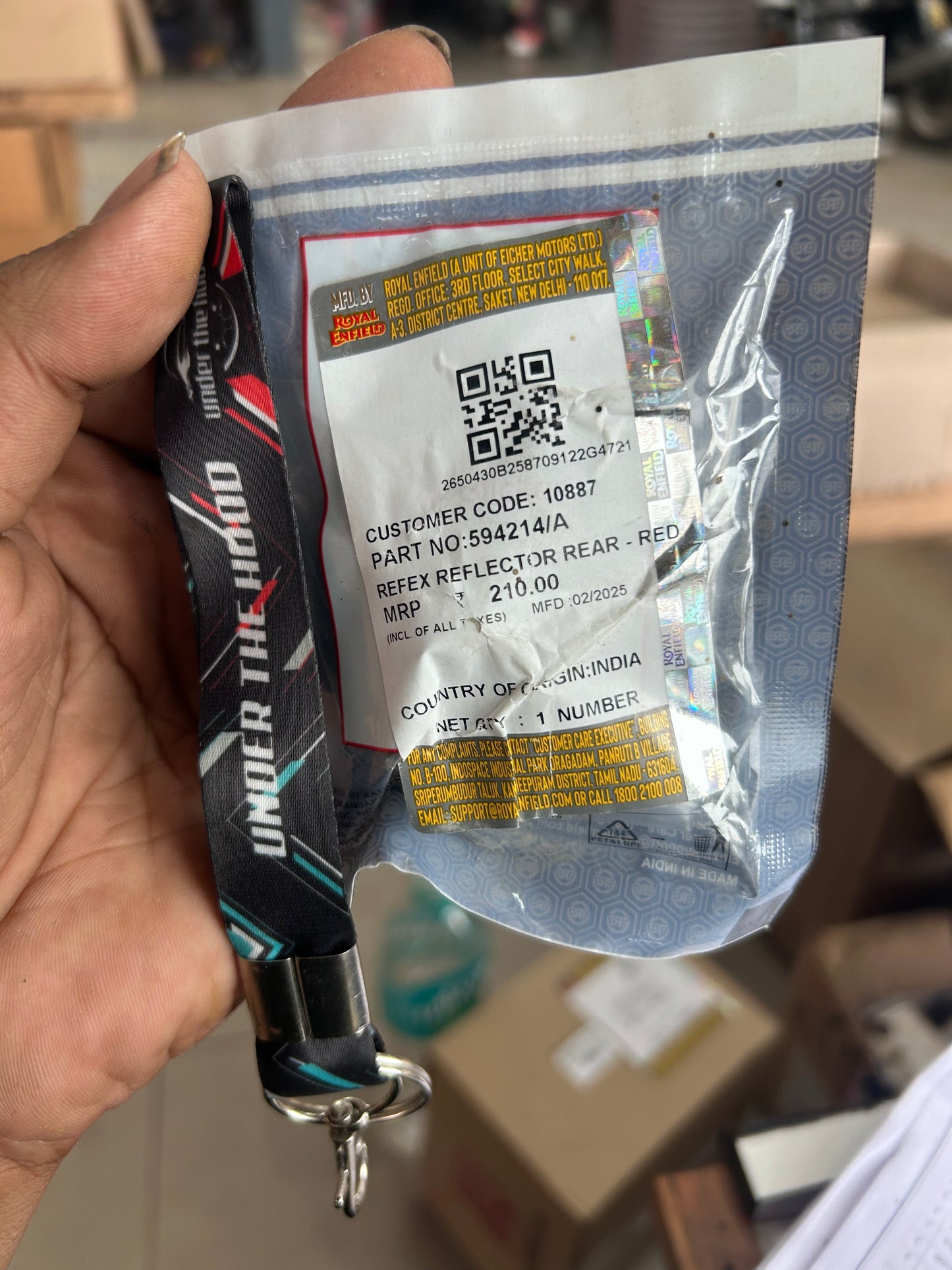 Royal Enfield 594214/A – Rear Reflex Reflector (Red) | OEM for Hunter 350 & Thunderbird 350