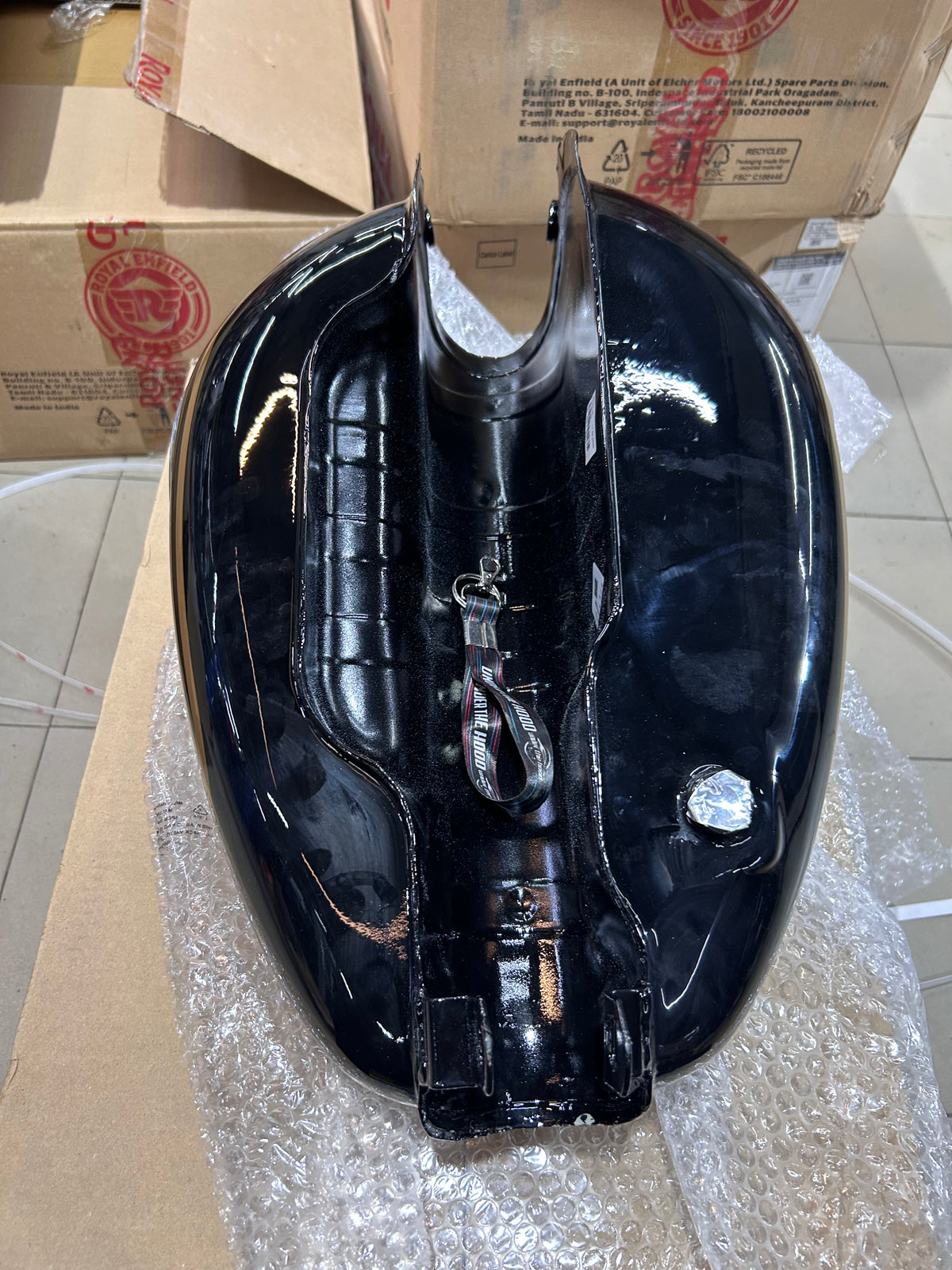 Royal Enfield Bullet 350 UCE Kick Start Black GK Fuel Tank – 866152