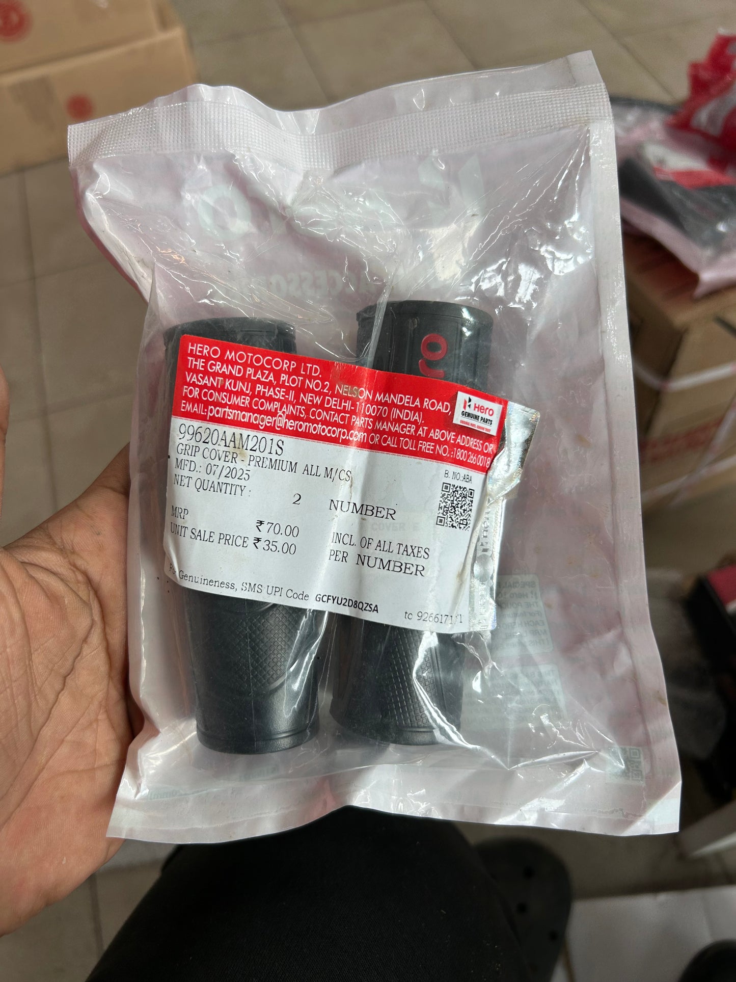 Hero Premium Grip Cover / Grip Cap – 99620AAM201S | Fits Multiple Hero Models