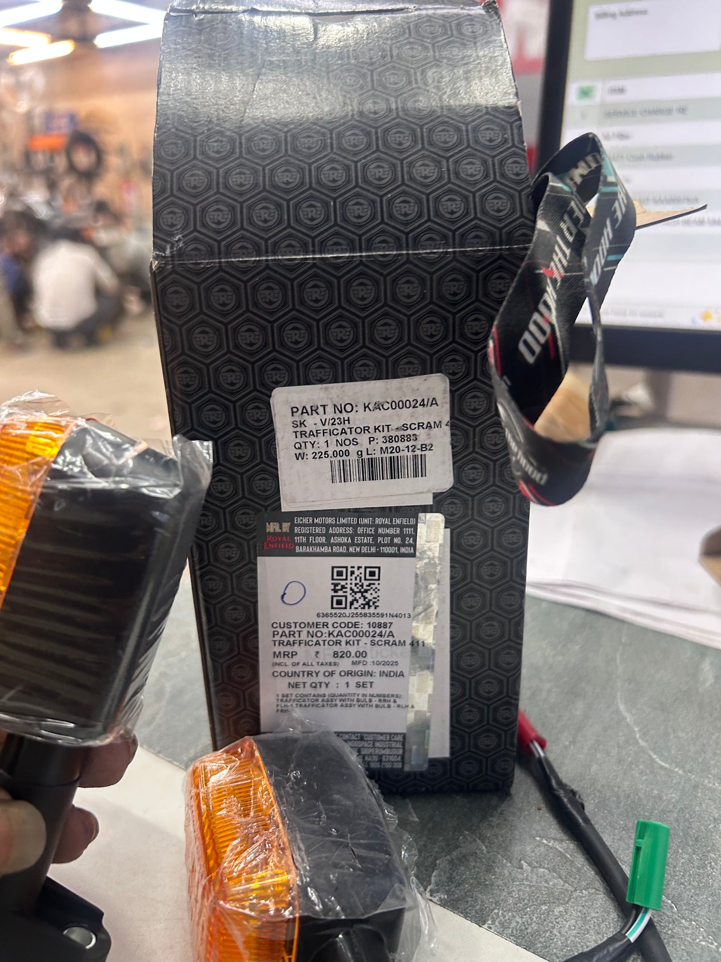Royal Enfield KAC00024/A – OEM Trafficator Kit (Front LH + RH Pair) for Scram 411 | Rear can use Himalayan trafficators