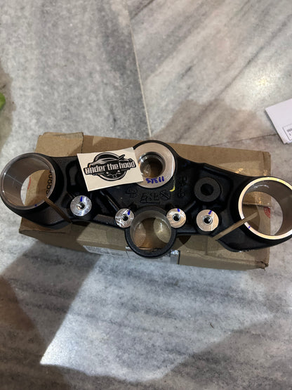 Royal Enfield RAH00041/E – Top Yoke (Upper Triple Clamp) | Fits All Hunter 350 Models – Dapper, Rebel, Factory & Metro