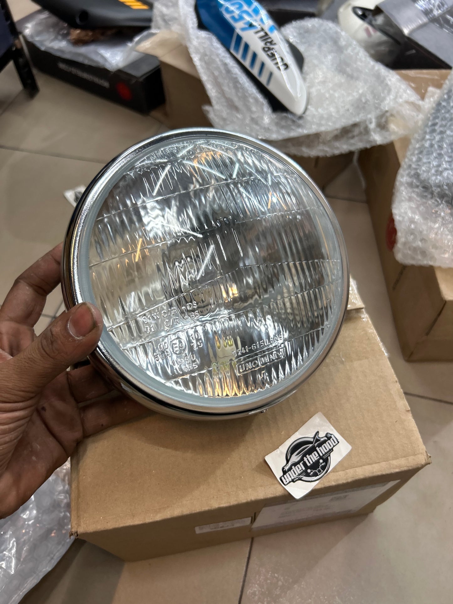 Headlamp Assembly With Bulb for Bullet 350 UCE KS/ES & Electra 350 UCE ES – Genuine Royal Enfield 592465/E