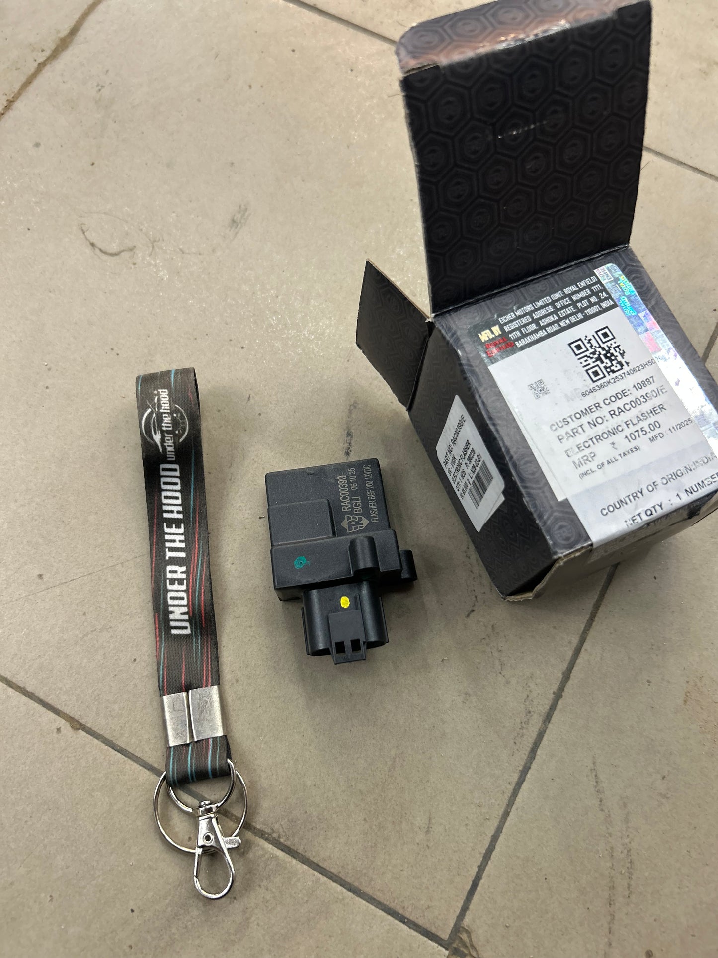 Royal Enfield RAC00390 – Electronic Flasher Relay Unit for LED Indicators on Himalayan 450 & Guerrilla 450 – Genuine OEM Indicator Relay