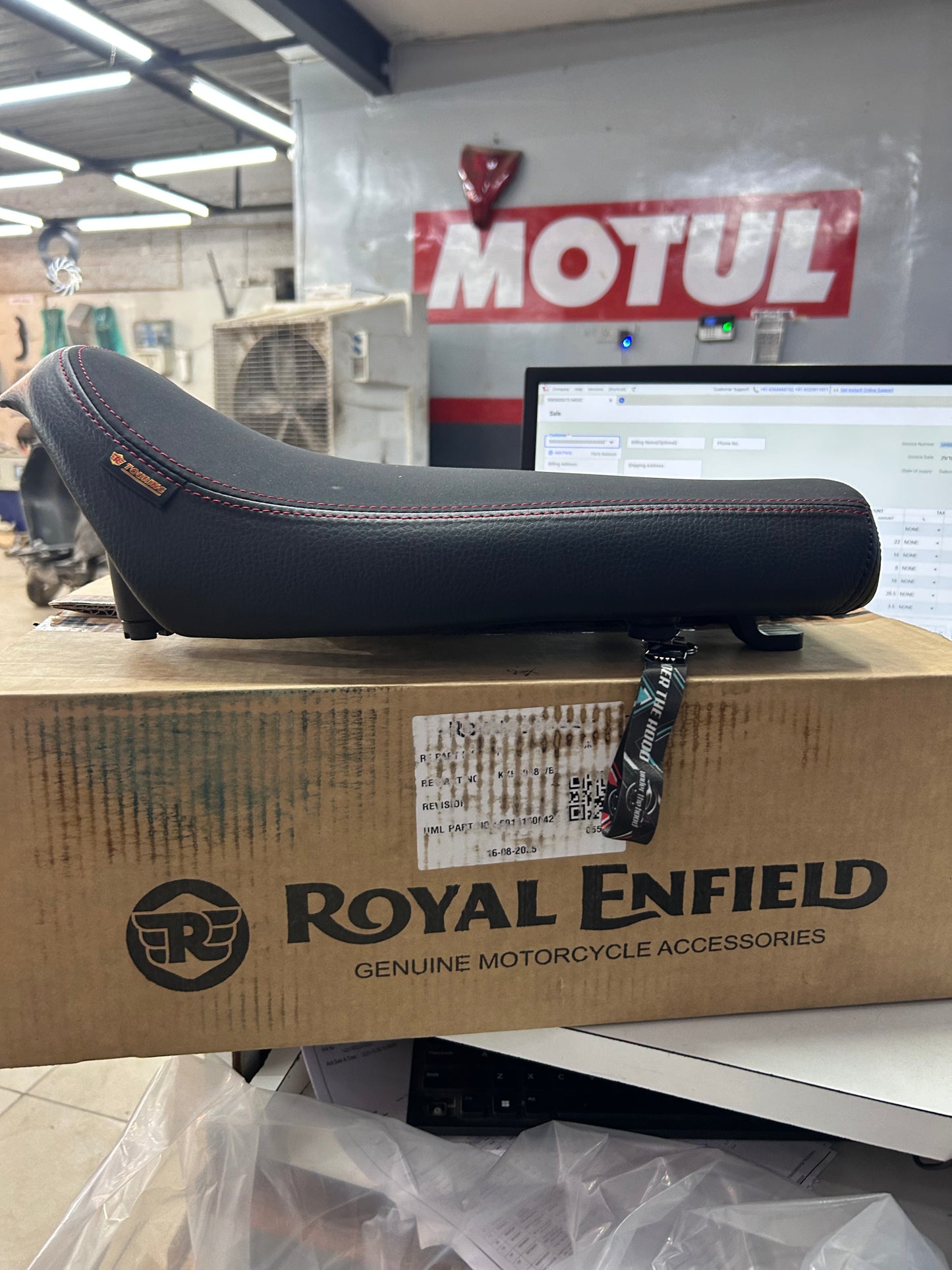 Royal Enfield 1990495 Black Premium Touring Rider Seat — OEM Upgrade for Continental GT 650