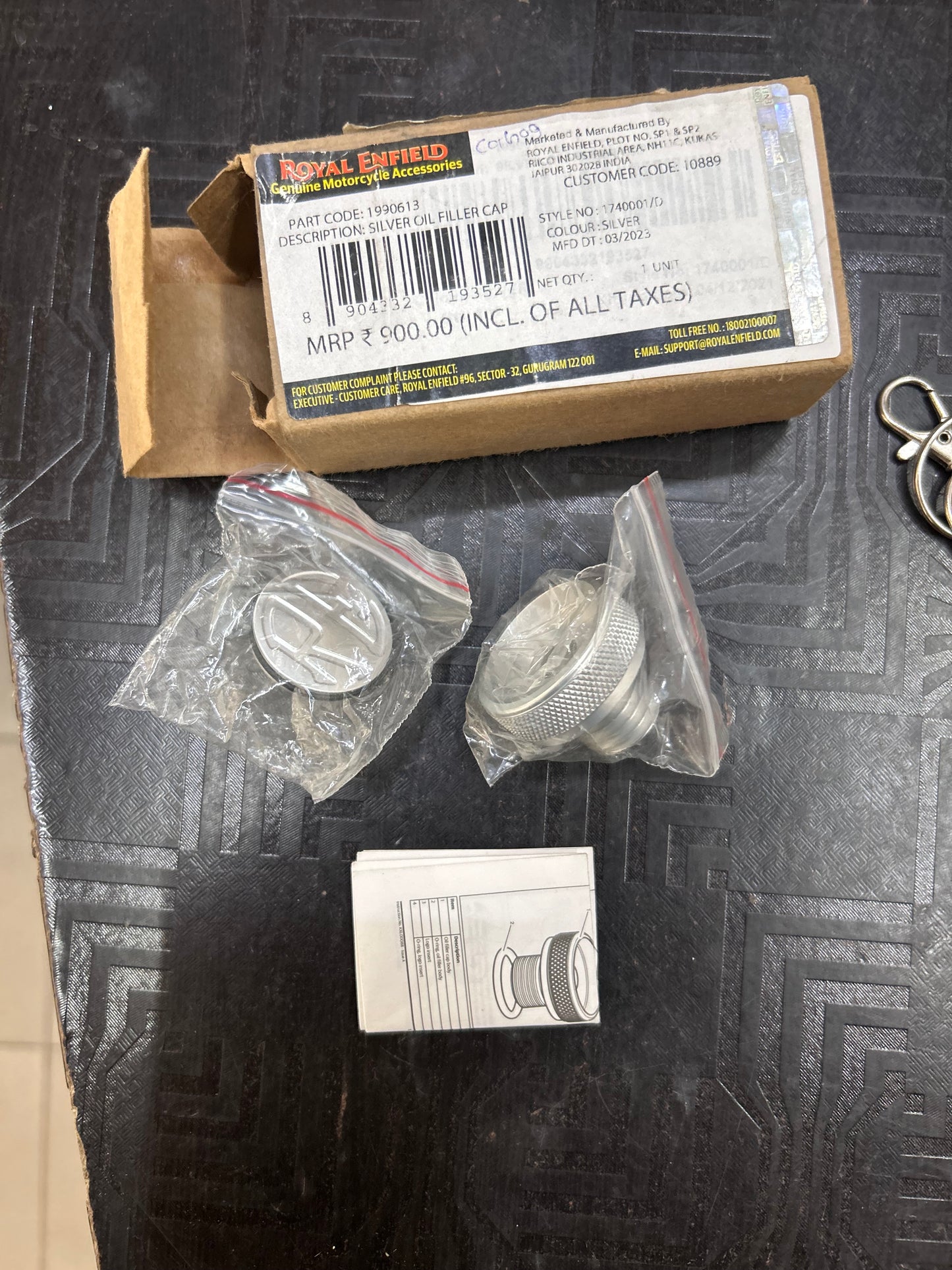 Royal Enfield 1990613 Silver Oil Filler Cap — OEM Machined Cap for Classic / Bullet / Electra UCE