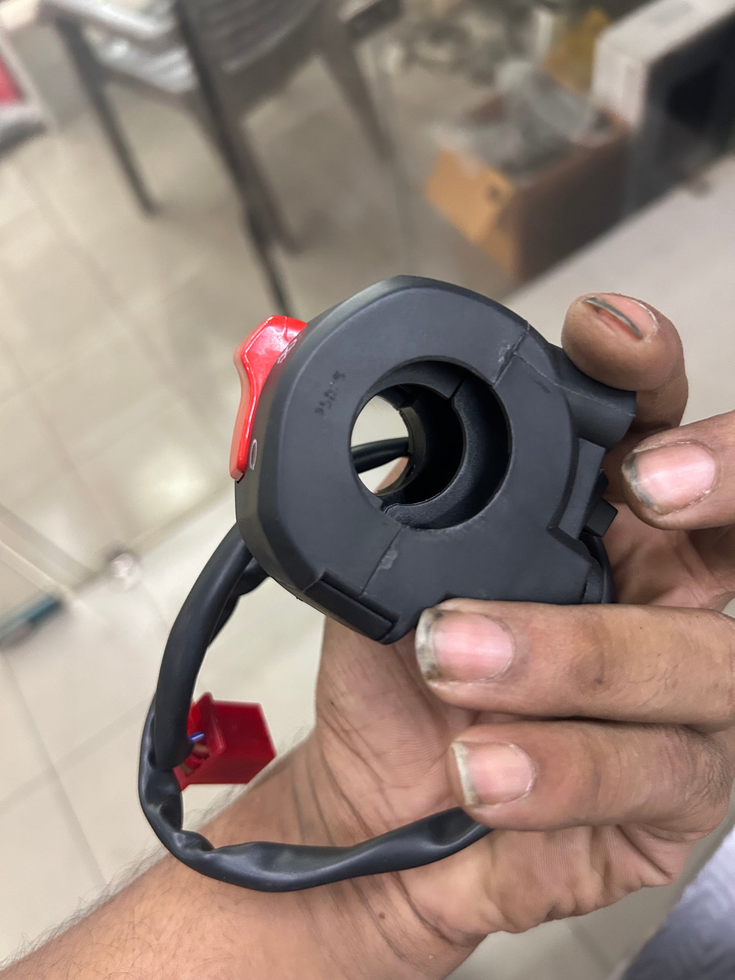 Royal Enfield 1040429/A – Right-Hand Switch Module (RH) | OEM for Bullet 350/500, Bullet Trials 350/500, Classic 350 (BSIII/BSIV/BSVI), Thunderbird X 350 (BSIV)