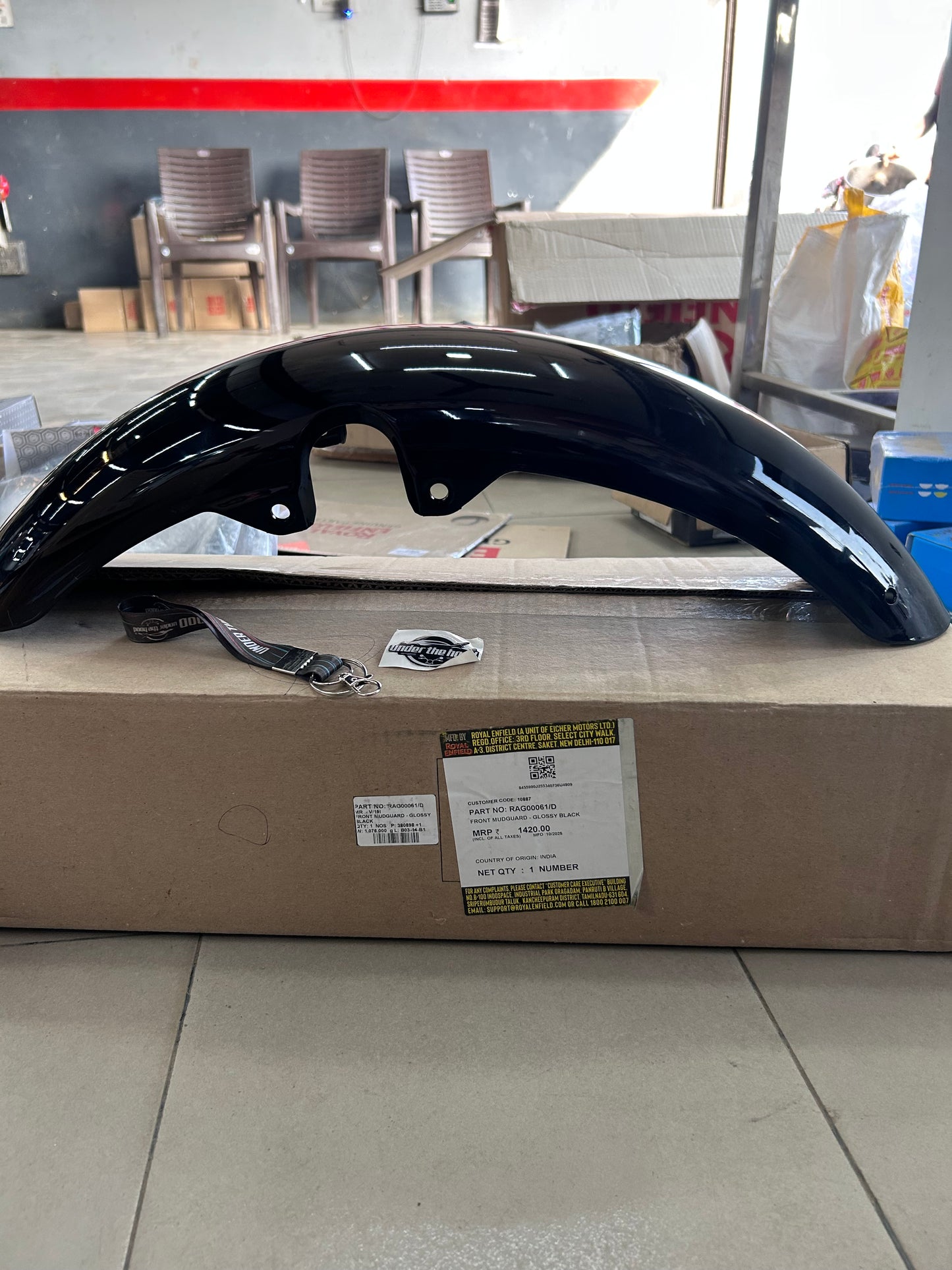 Royal Enfield Meteor 350 Front Mudguard / Front Fender – Glossy Black (Genuine OEM) – RAG00061/D
