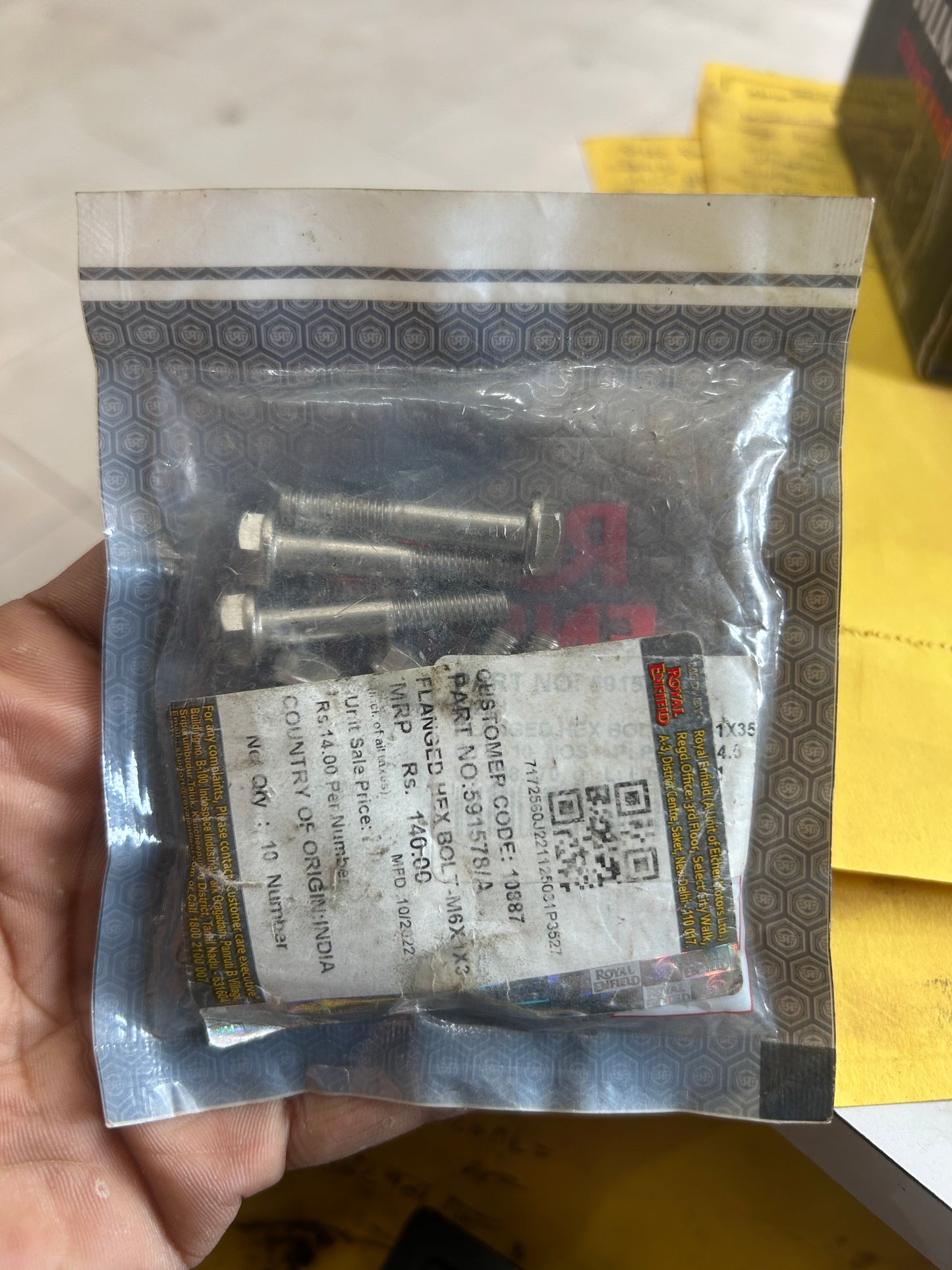 Royal Enfield 591578/A M6×35 flange hex bolt Grade 8.8 ZnFe white