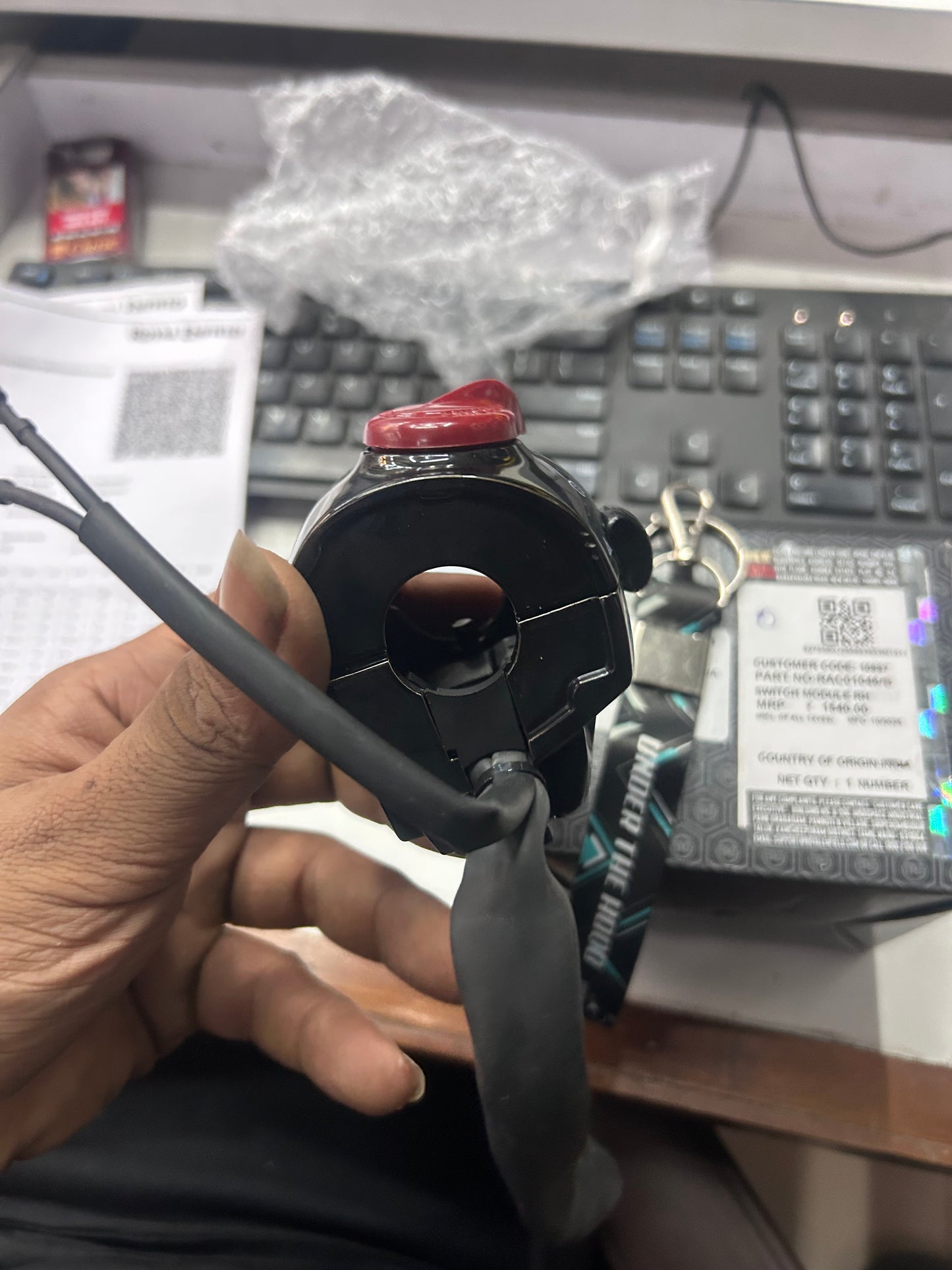 Royal Enfield RAC01046/B – Right-Hand Switch Module (RH) for Meteor 350 (J-Series, BS6/Euro 5) – OEM