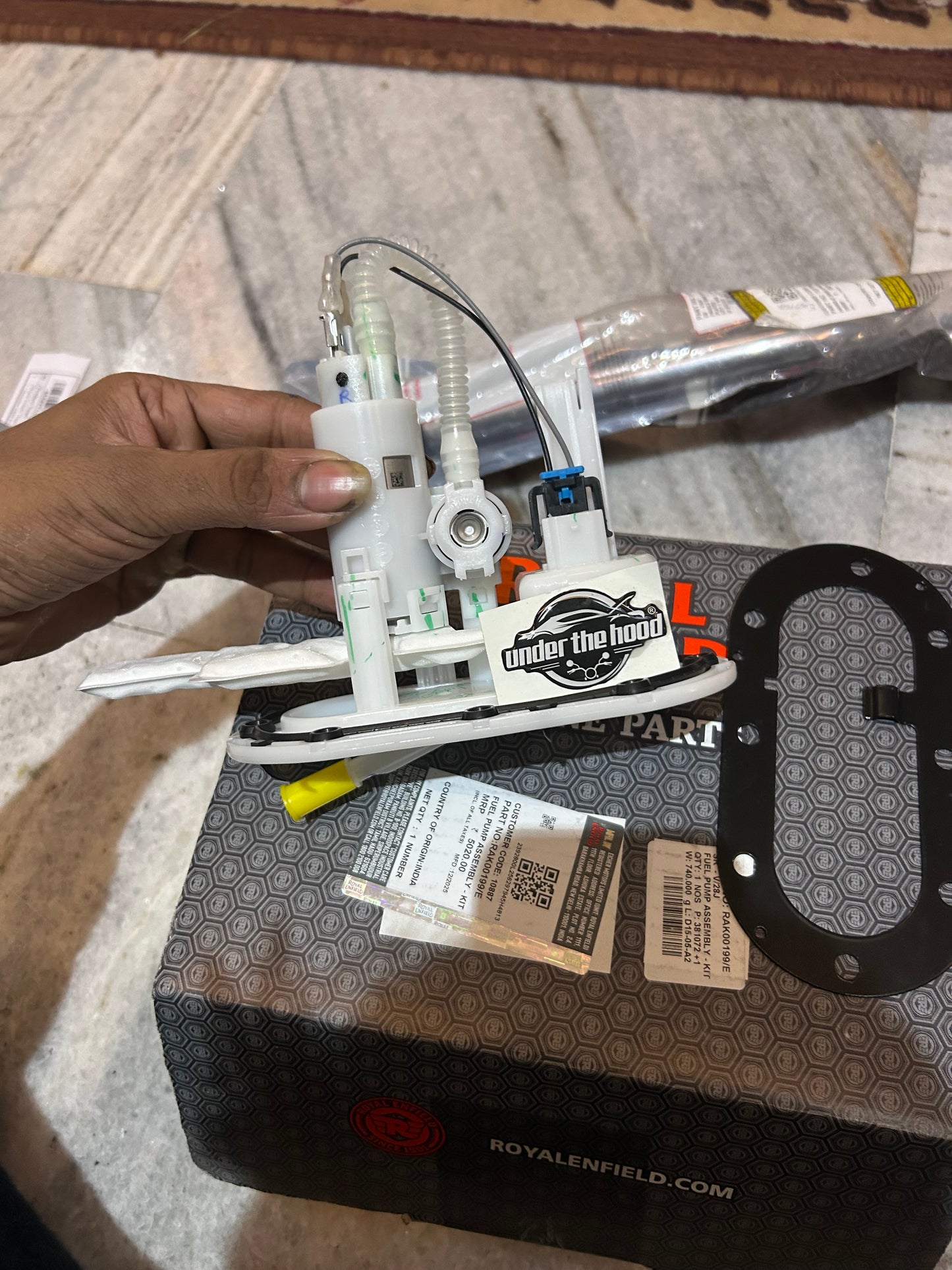 Royal Enfield RAK00199/E – Fuel Pump Assembly Kit OEM for Classic 350 ABS BS6 & compatible 350 models
