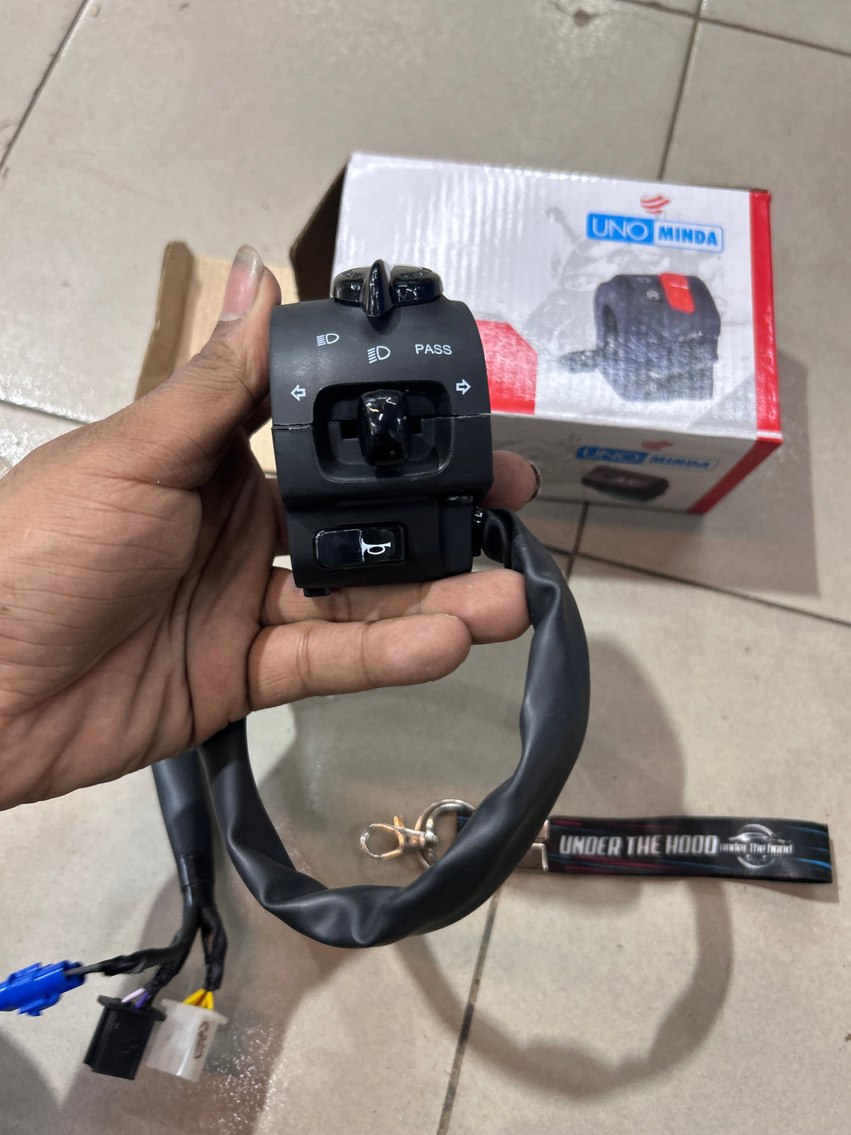 Royal Enfield Classic 350 Reborn / Hunter 350 / Meteor 350 Left Handlebar Switch – UNO Minda SW-1285-M01 | RAC00054/B Replacement