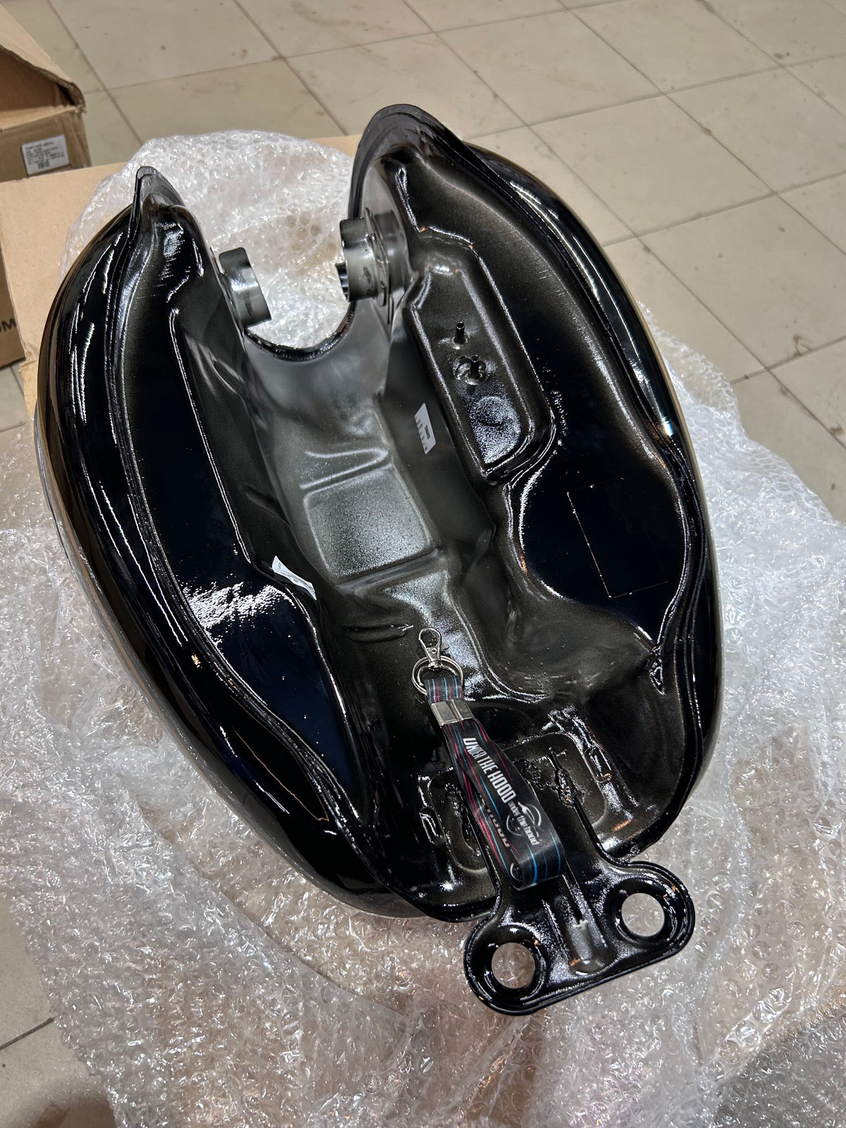 Royal Enfield Bullet 350 UCE ES Disc BS4 Standard Black Fuel Tank with Sticker – 843114