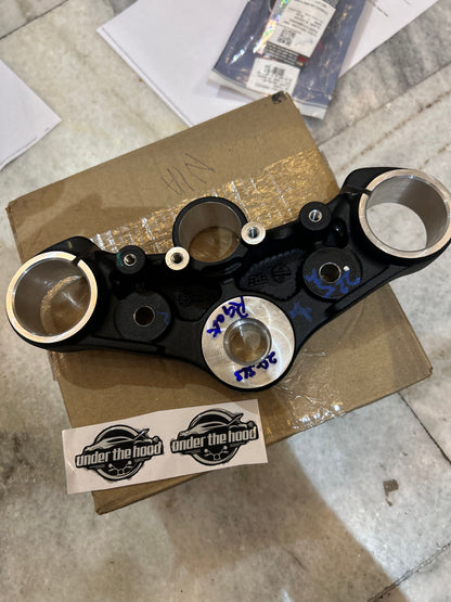 Royal Enfield 1100429/B – Top Yoke (J1D) Triple Clamp Upper Yoke | OEM for Meteor 350 (J-Series)