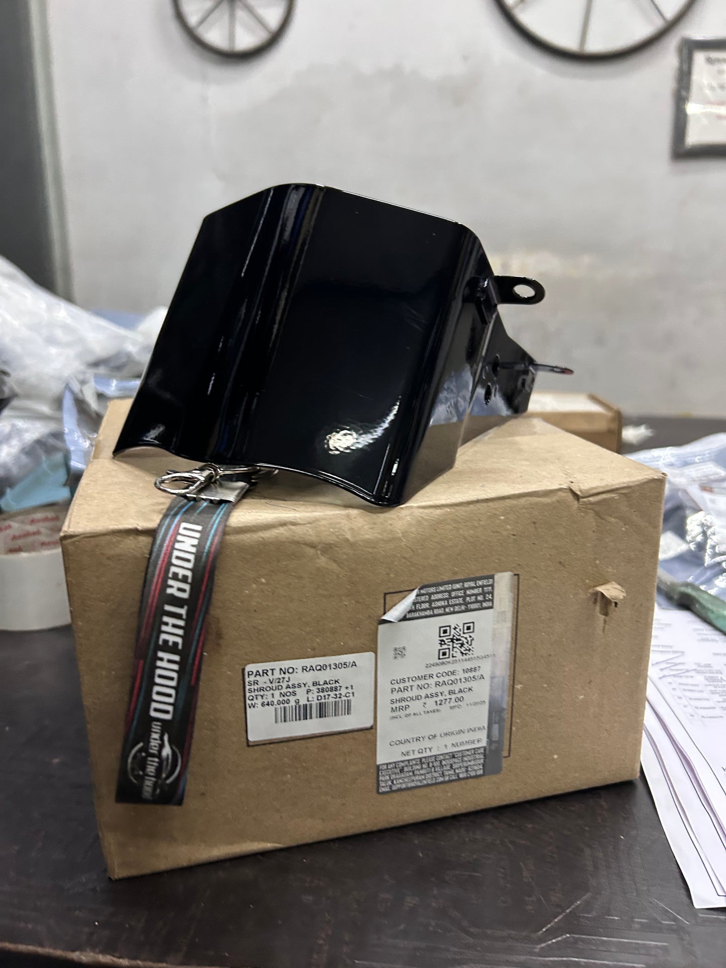 Royal Enfield RAQ01305/A – Shroud Assembly Black for Bullet 350 BS6 (Genuine OEM Part)