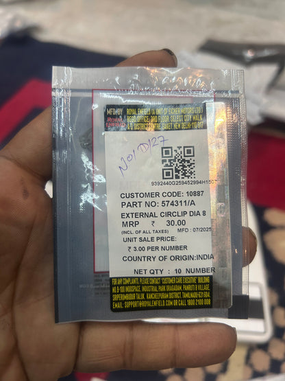 Royal Enfield 574311/A – External Circlip DIA 8 (Footrest Lock Clip for All Models Except UCE)