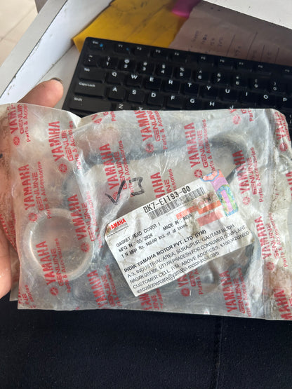 Yamaha Head Cover Gasket BK7‑E1193‑00 – R15 V3/V4/M, MT‑15 & YZF‑155 OEM Seal