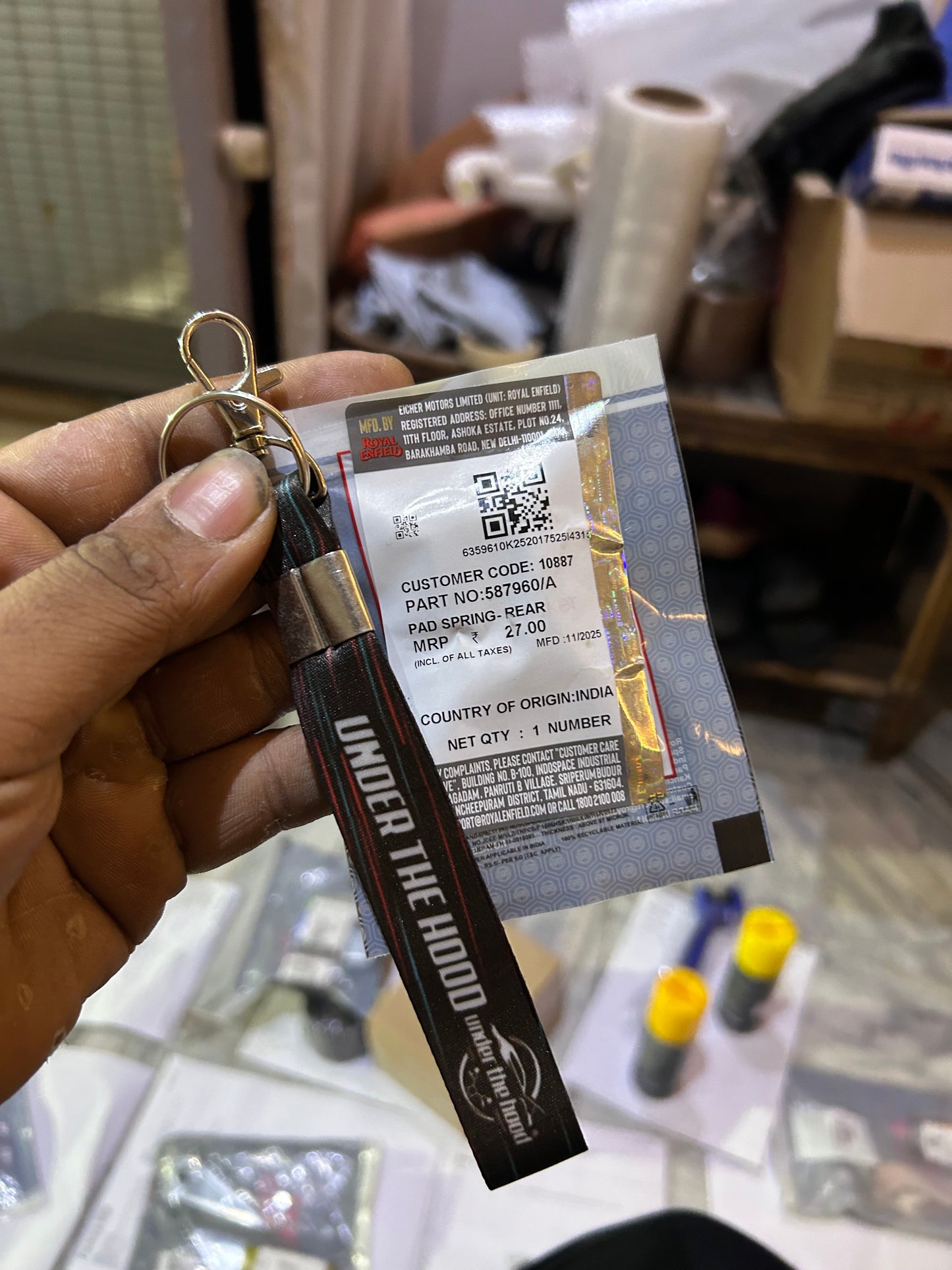 Royal Enfield 587960/A – Rear Pad Spring (OEM Genuine) for Interceptor 650, Continental GT 650 & Himalayan 411