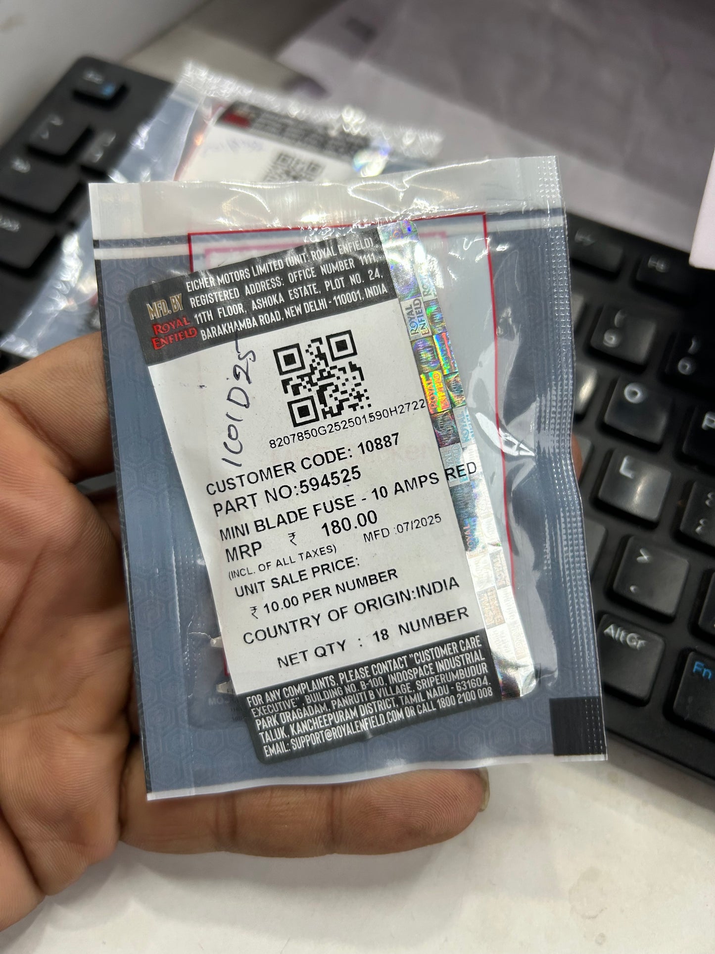 Royal Enfield Mini Blade Fuse Set (OEM) – 594523 (20A), 594524 (15A), 594525 (10A) – Bullet, Classic, Meteor, Interceptor, GT, Himalayan