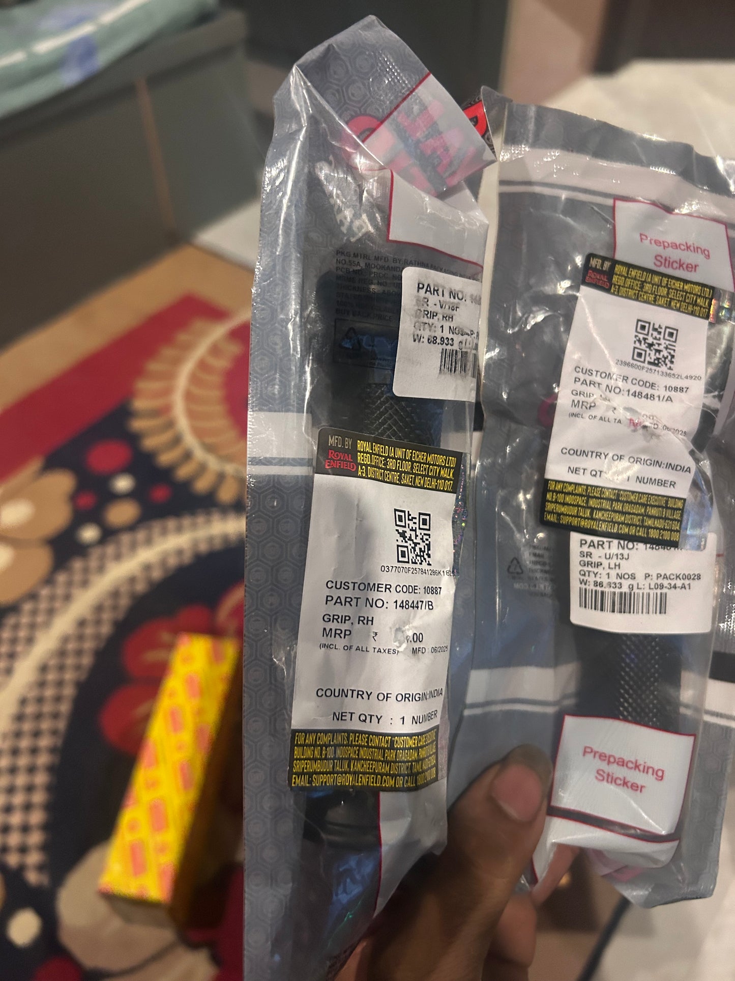 Royal Enfield Handle Grip Set (148447/B & 148481/A) – Genuine Throttle & Clutch Side Grips for Interceptor 650 / Continental GT 650