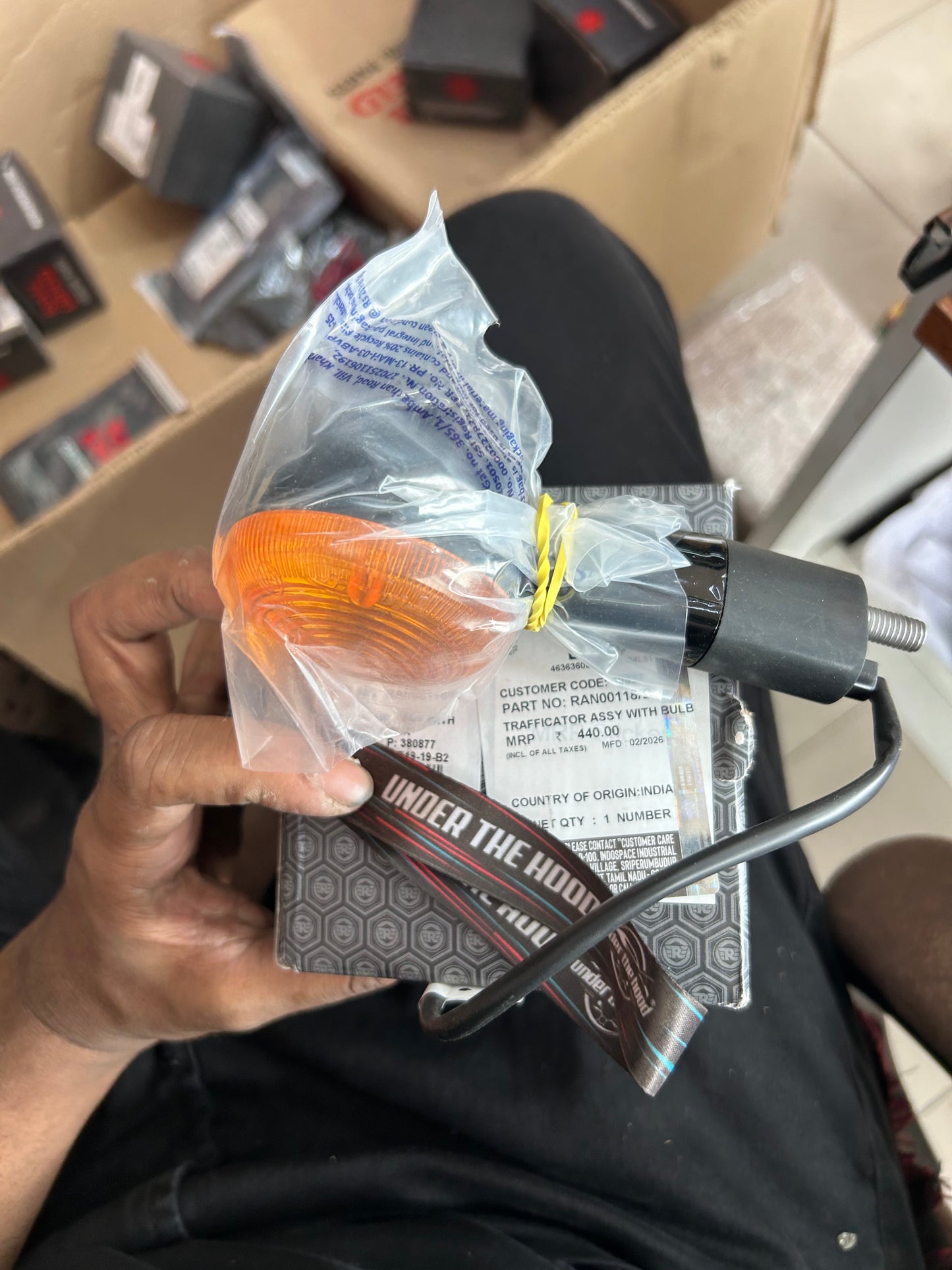 Trafficator Assembly With Bulb (Rear Right / Front Left) for Super Meteor 650 & Shotgun 650 – Genuine Royal Enfield RAN00118/B