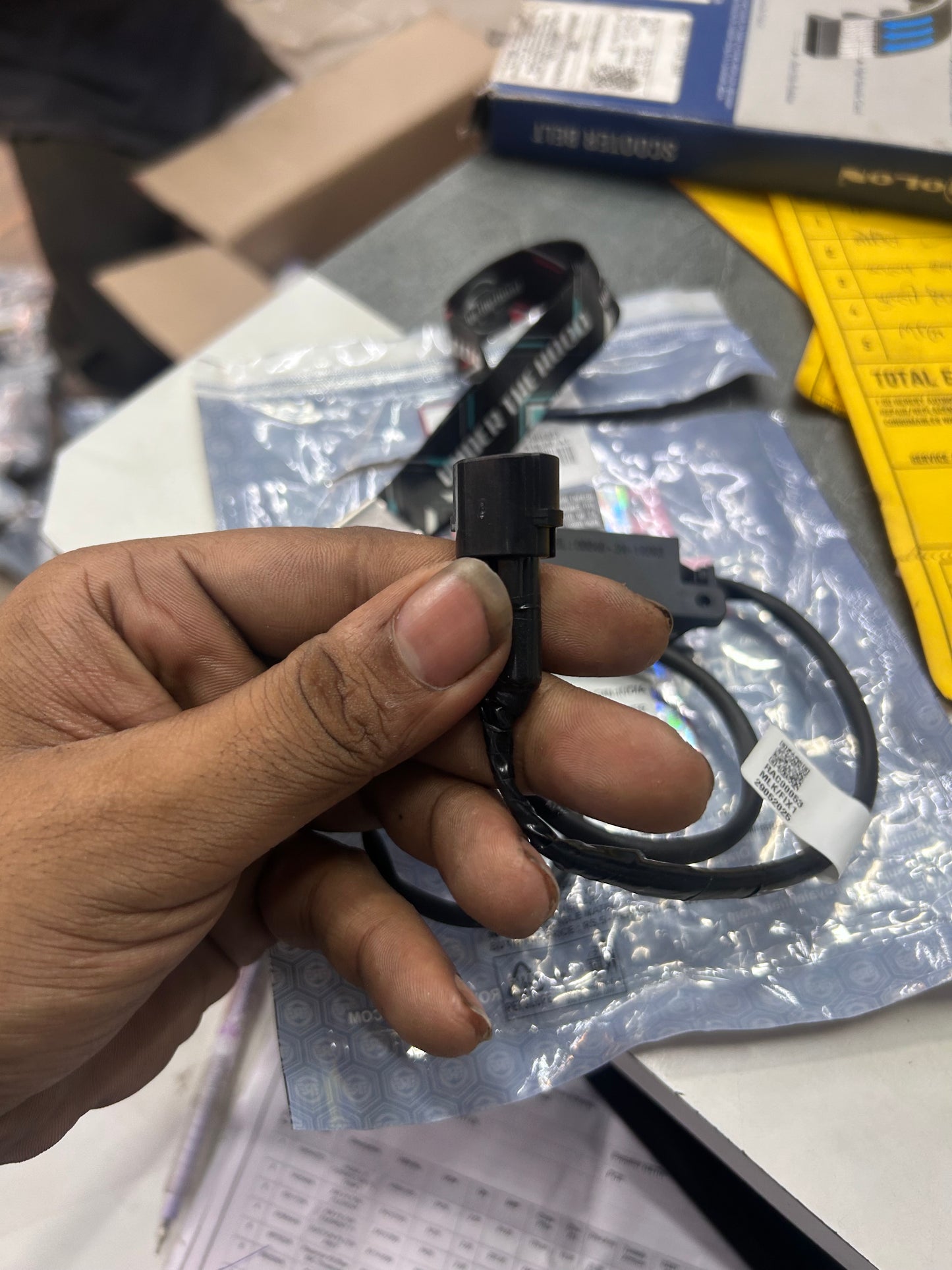 Royal Enfield RAC00053/F – OEM USB Charger (Handlebar) for Classic 350 Reborn, Meteor, Bullet 350, Hunter 350 J-Series & Retrofit Upgrade for Older Models