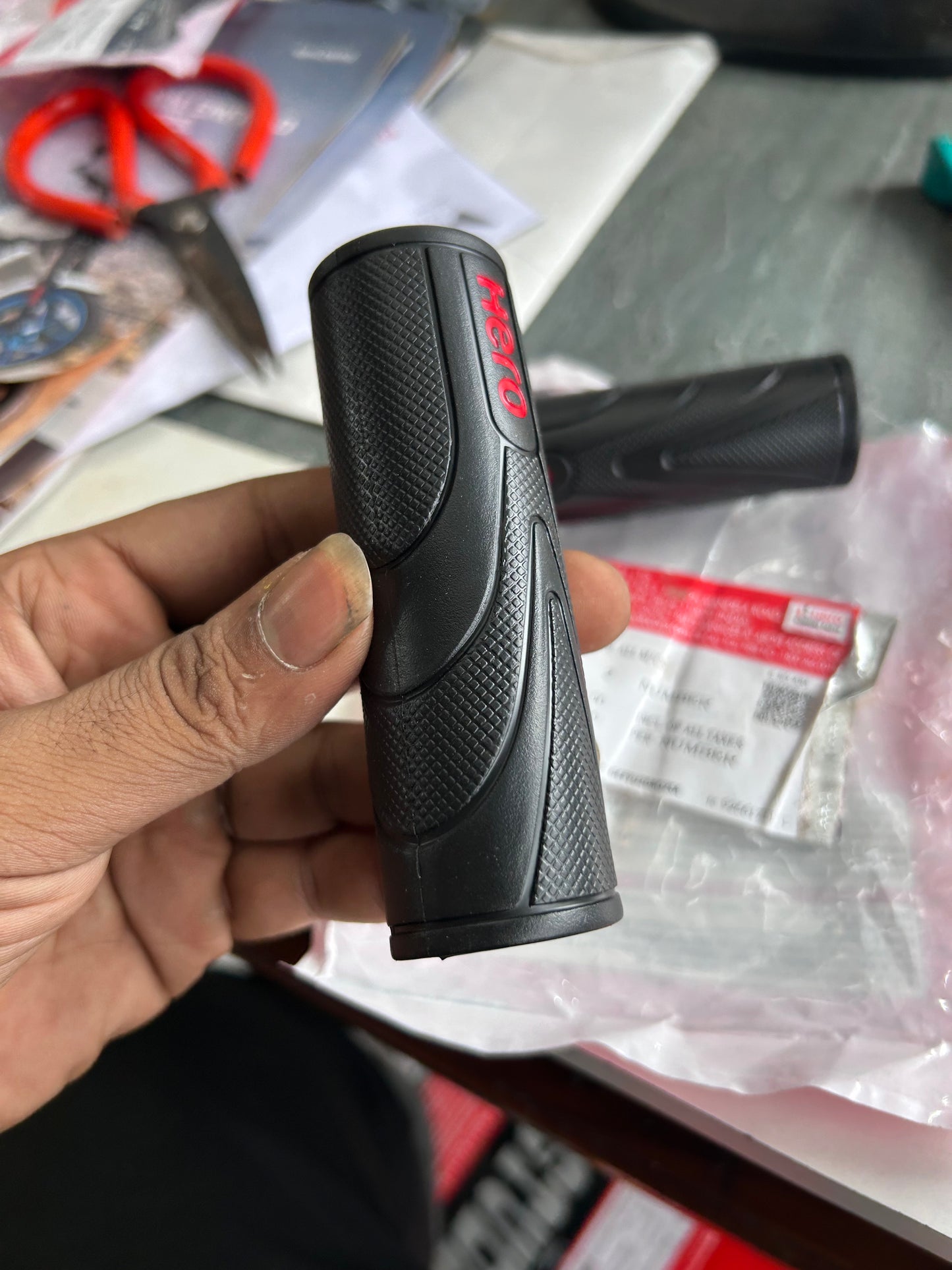 Hero Premium Grip Cover / Grip Cap – 99620AAM201S | Fits Multiple Hero Models