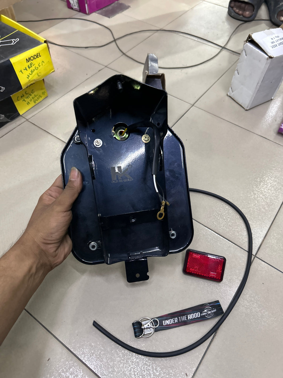 HKK Old Model Vintage Backlight & Number Plate Kit – Royal Enfield Classic 350/500 UCE & Bullet Standard 350/500 | Lumax Tail Light + Genuine RE Reflector + Free Beading