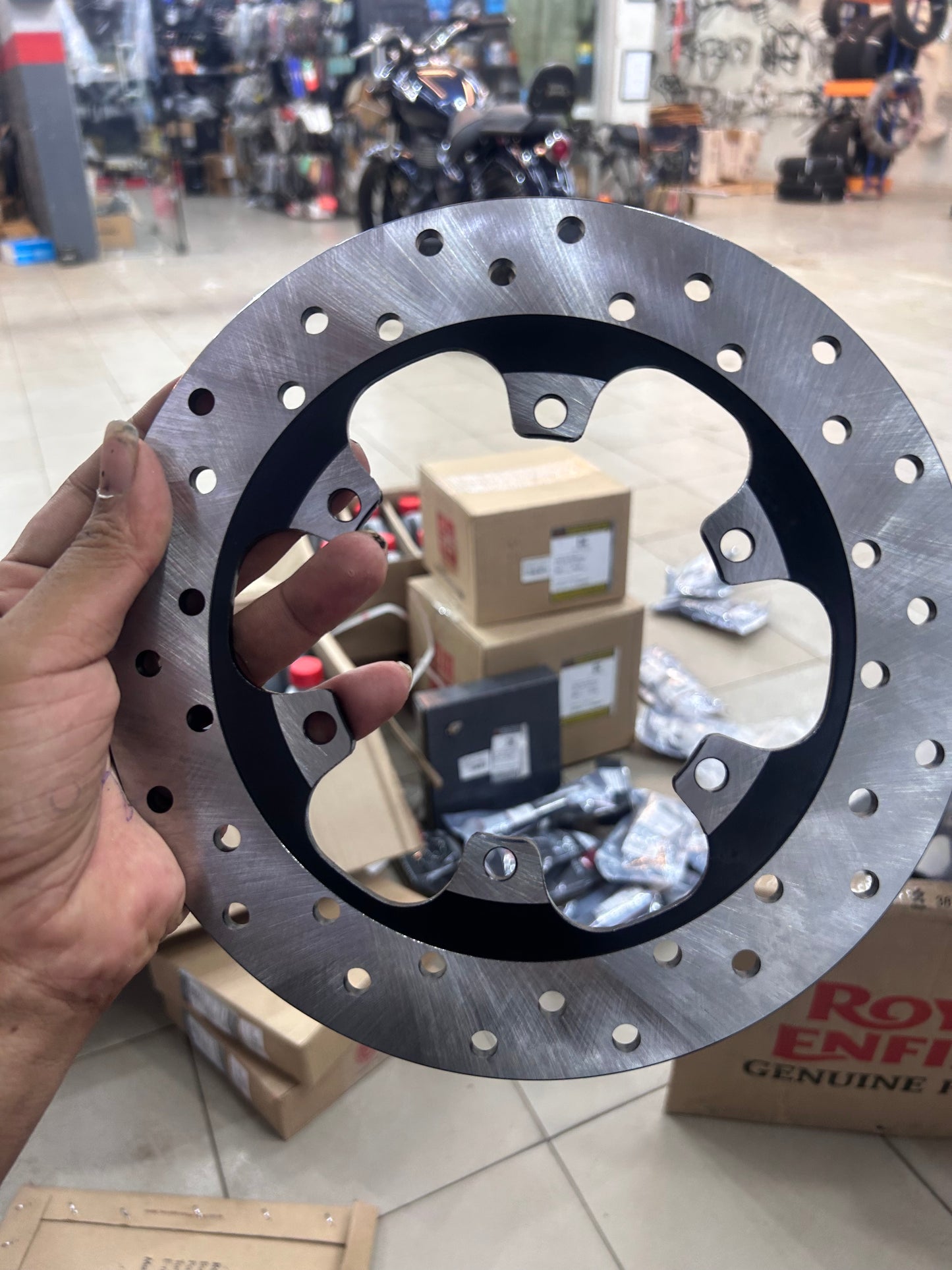 Royal Enfield 587395/B – Rear Disc Plate for Himalayan, Interceptor 650 & GT 650