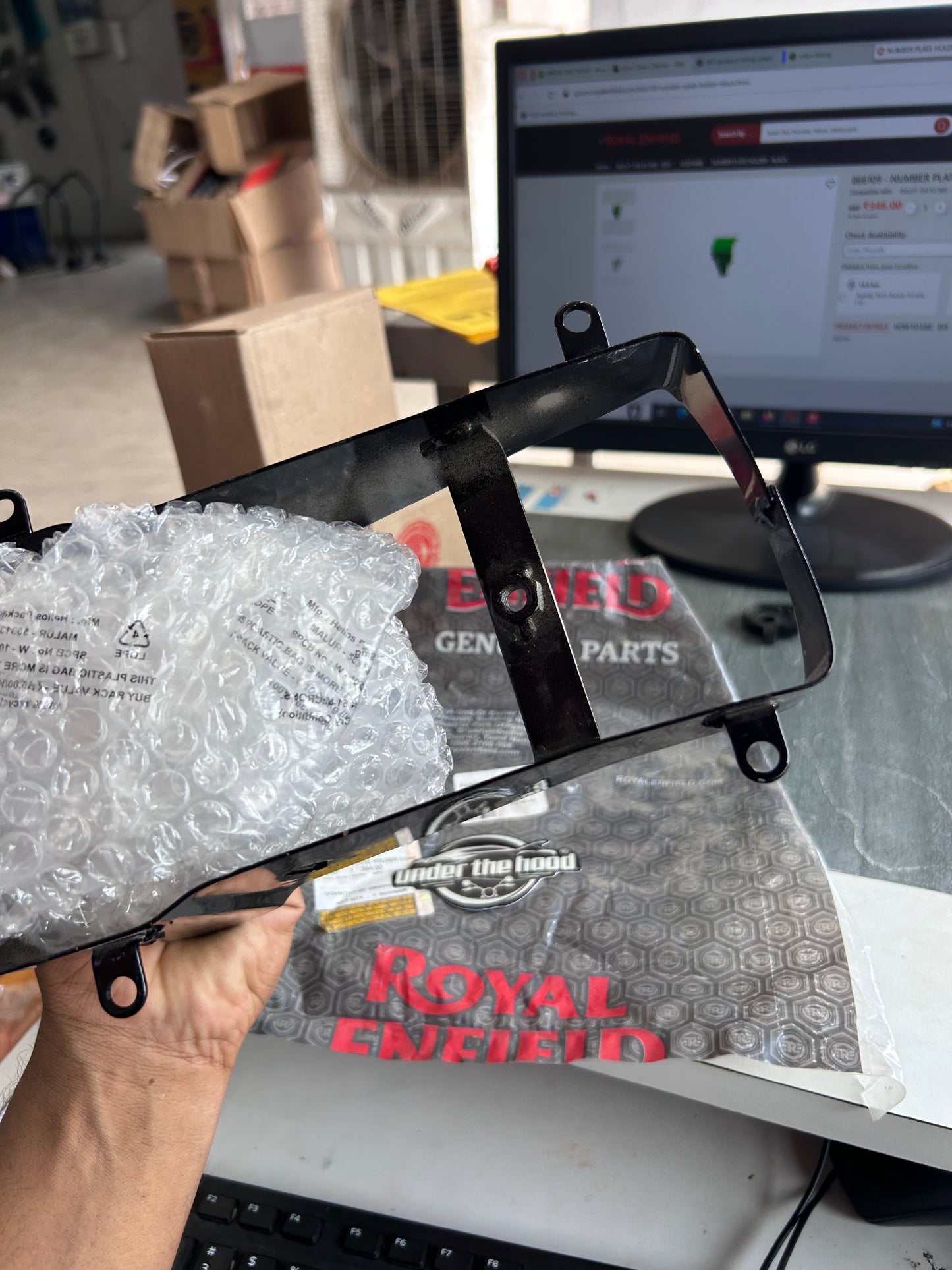 Royal Enfield 866109 – Genuine Rear Number Plate Holder (Black Std) for Bullet 350 KS – OEM Replacement Bracket