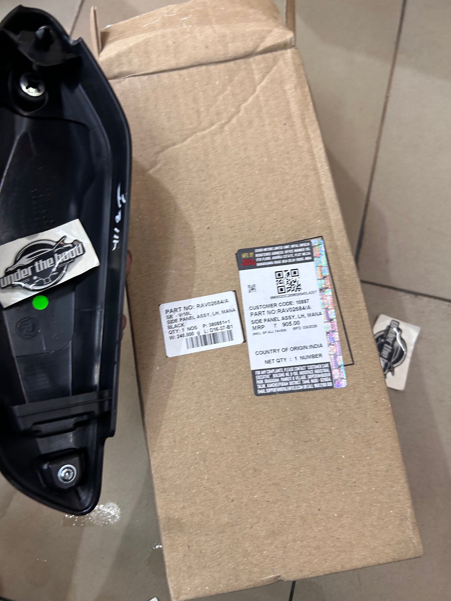Royal Enfield RAV02684 - Side Panel Assembly (LH) - Mana Black For Himalayan 450