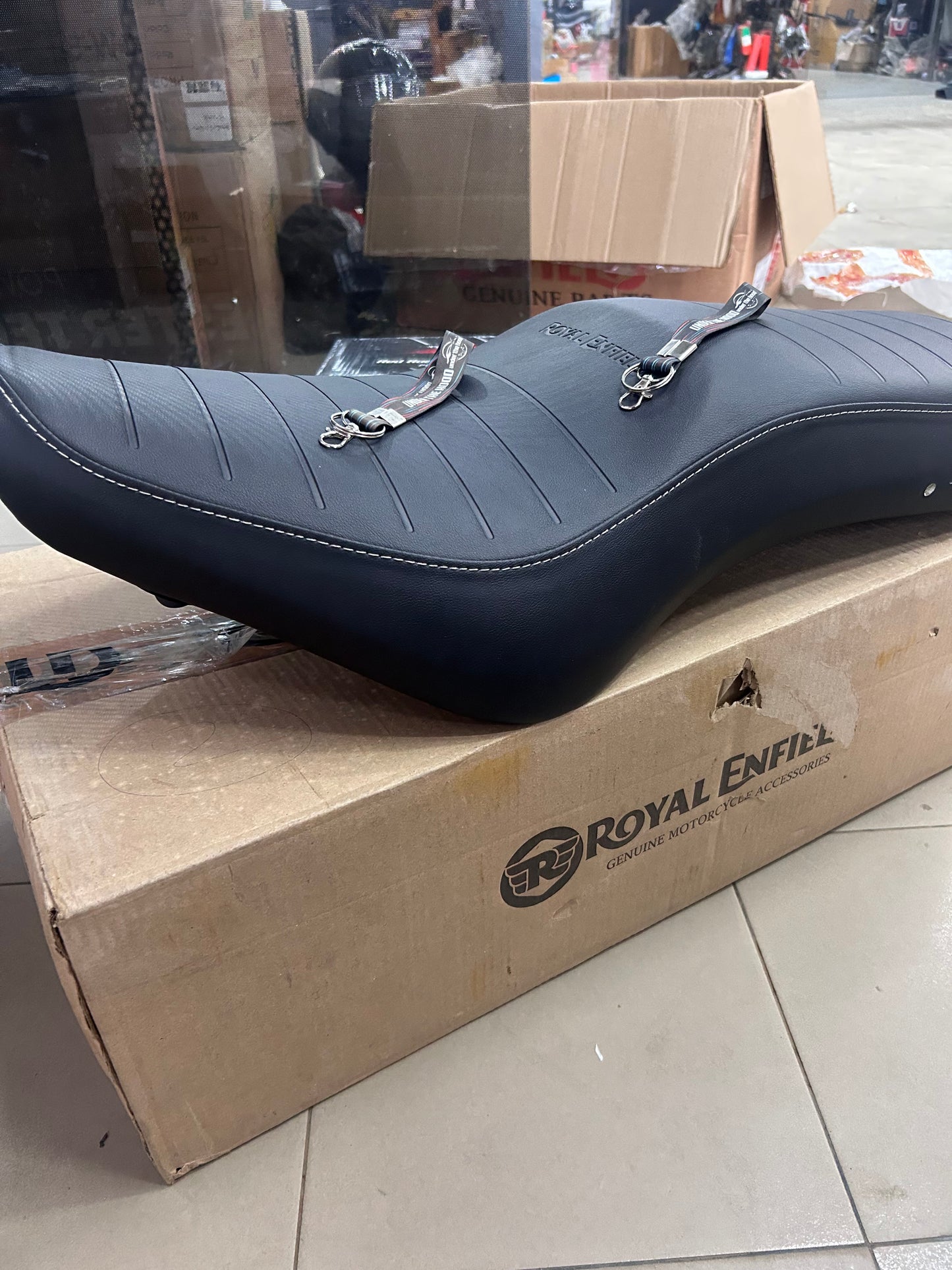 Royal Enfield Black Low Ride Dual Seat KXA00053 — OEM Lowered Seat for Bullet 350