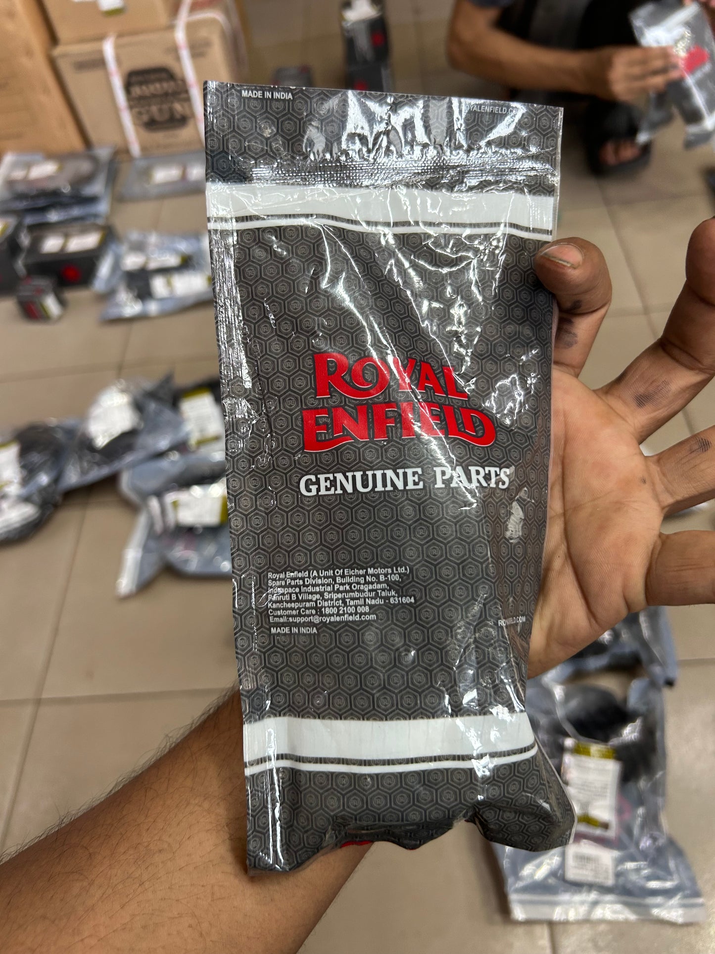 Royal Enfield 148627/D – Footrest Assembly RH (Right Side) – Genuine for Interceptor 650 & GT 650