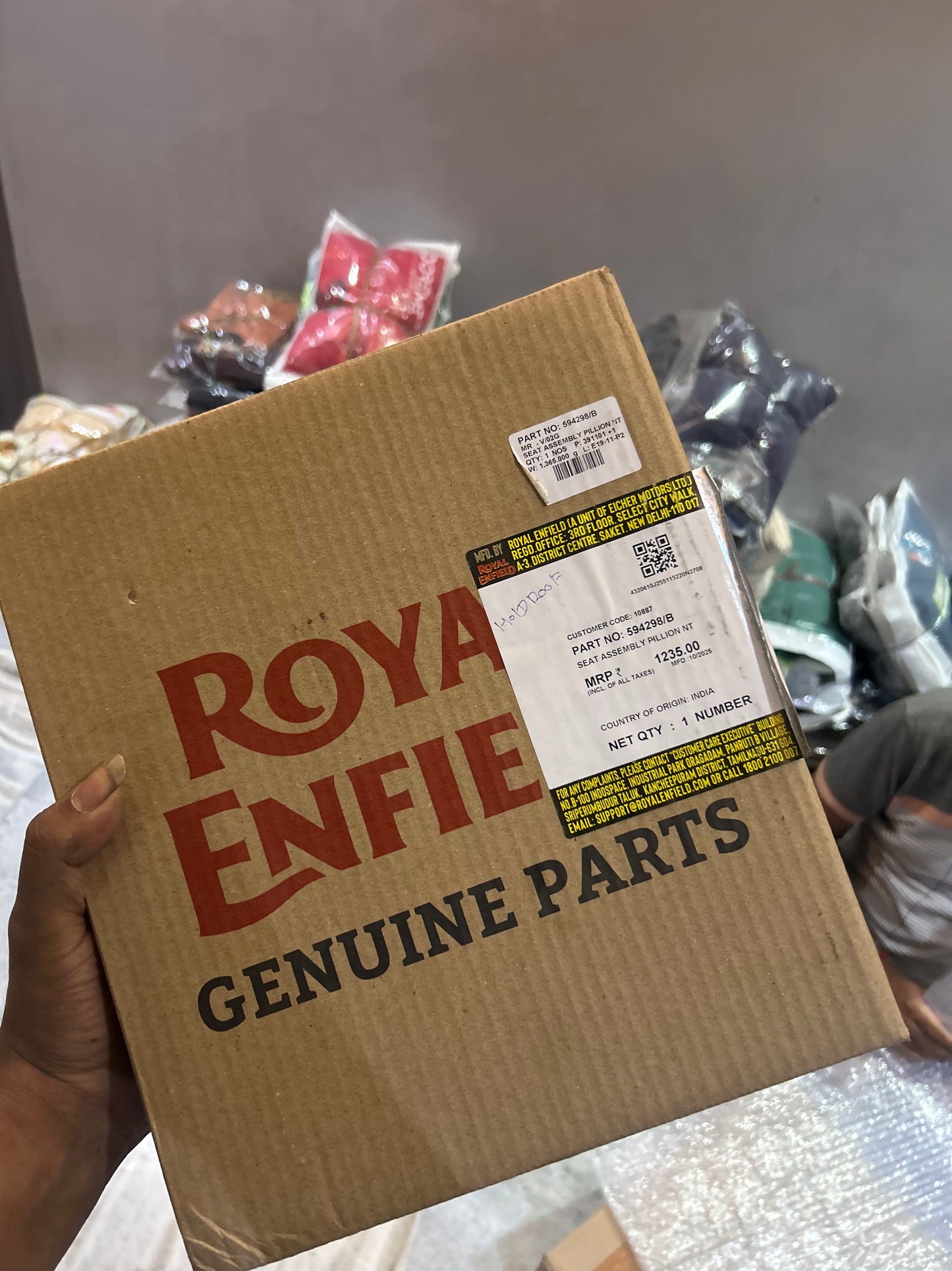 Royal Enfield 594298 – Pillion Seat Assembly | Compatible with Thunderbird 350 & 500 | Genuine OEM Part