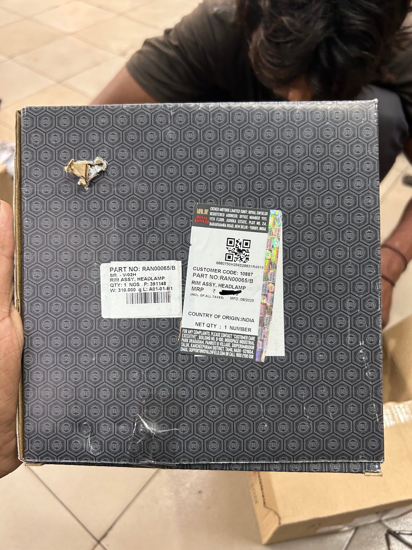 Royal Enfield RAN00065/B – Headlamp Rim Assembly (Chrome/Silver, OEM for Interceptor 650 & Continental GT 650)