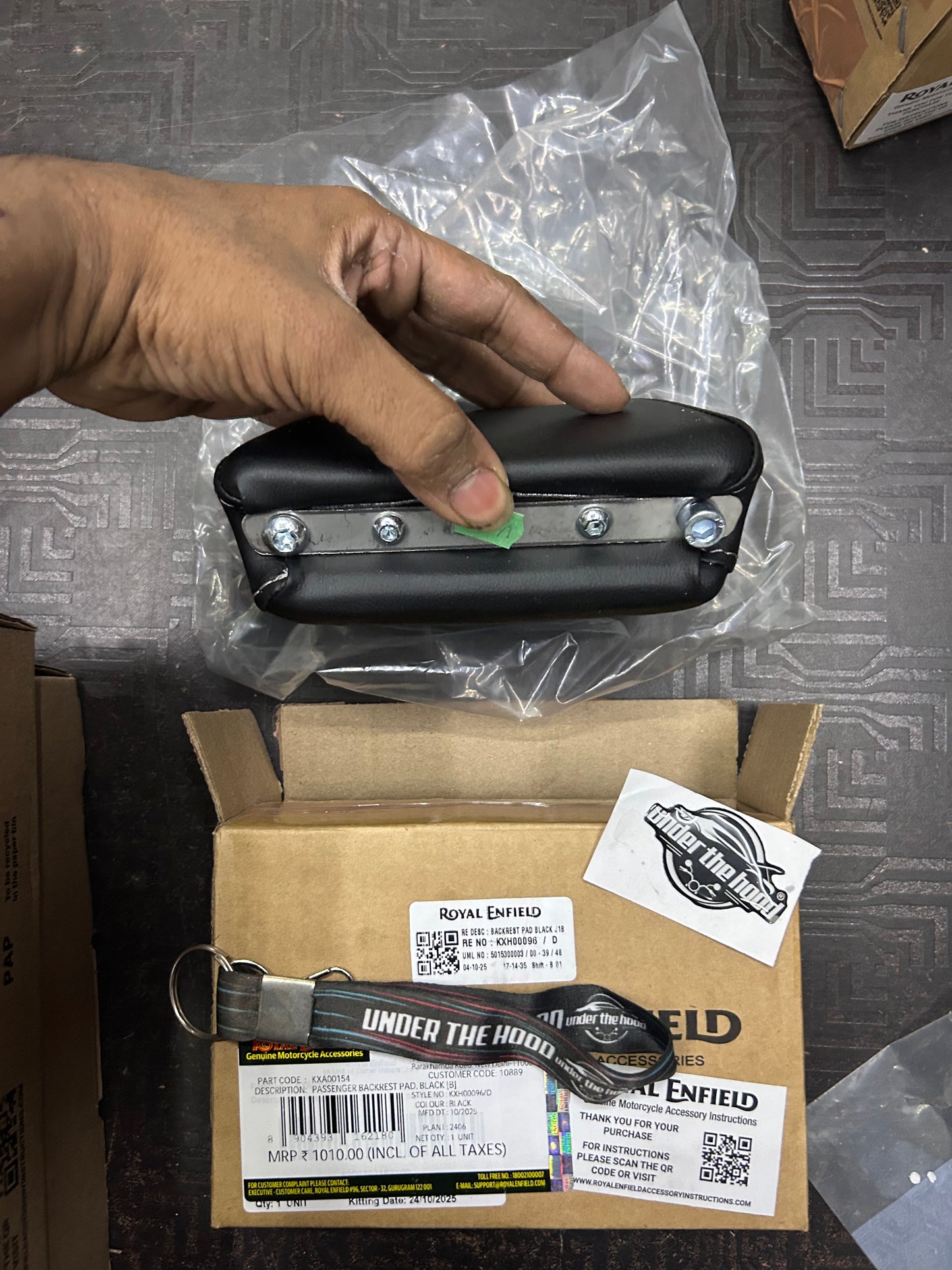 Royal Enfield Passenger Backrest Pad (Black) for All New Bullet 350 | KXA00154