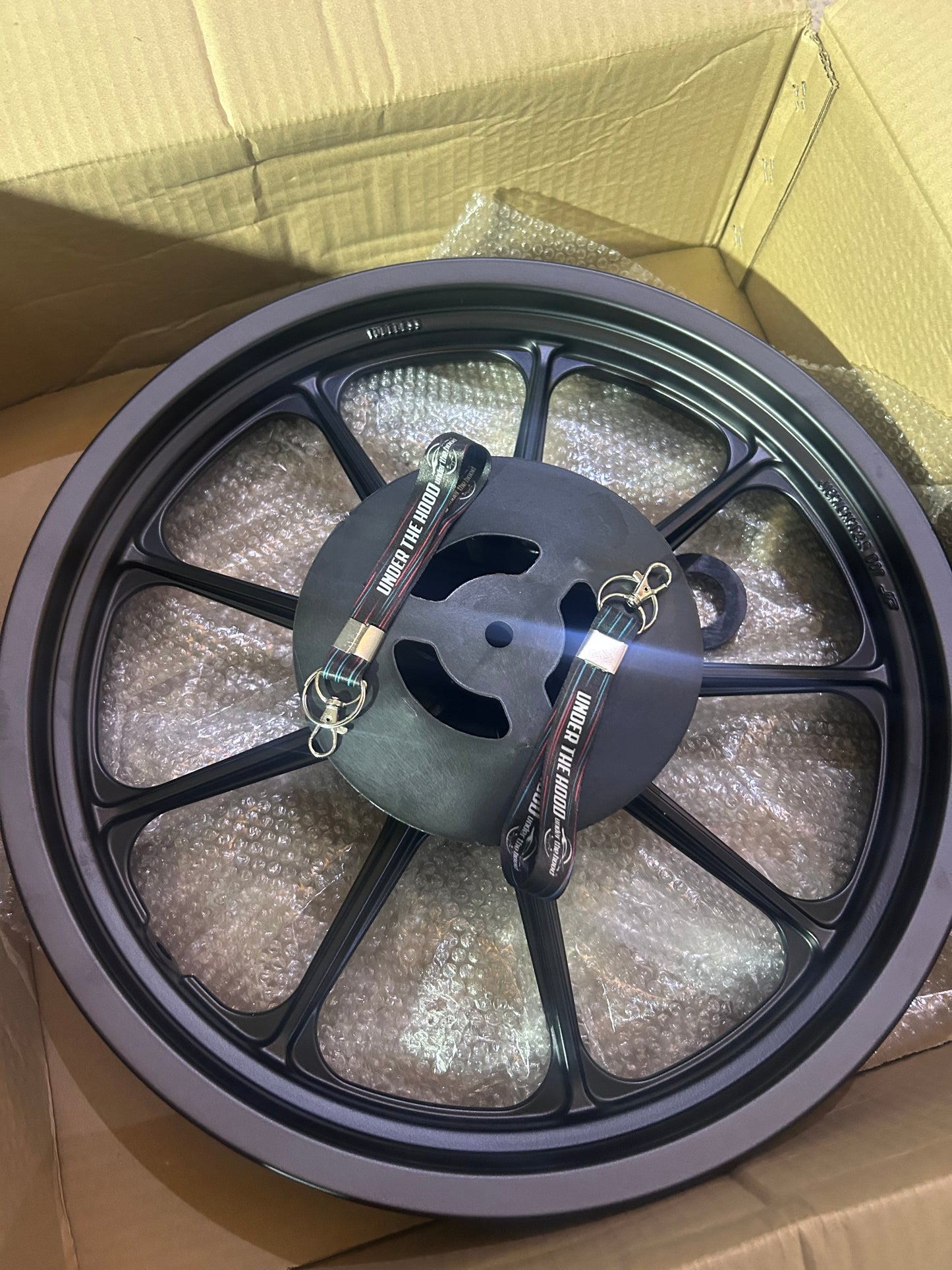 Original Royal Enfield Alloy Wheels (UCE Dual-Disc) — Front 19" 1120035/B + Rear 18" 1120040/B — Fits Classic 350/500 UCE & Thunderbird 350/500 (rear) — Genuine OE