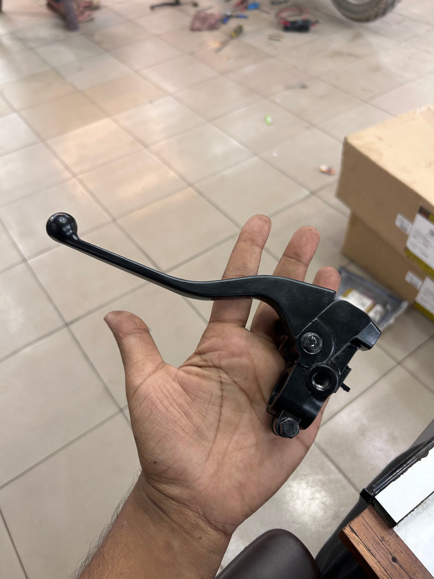 Royal Enfield 592150/C – Genuine Left Side Lever and Holder Assembly (Clutch) – Classic 350, Bullet 350, Electra, Standard, Thunderbird – UCE Models