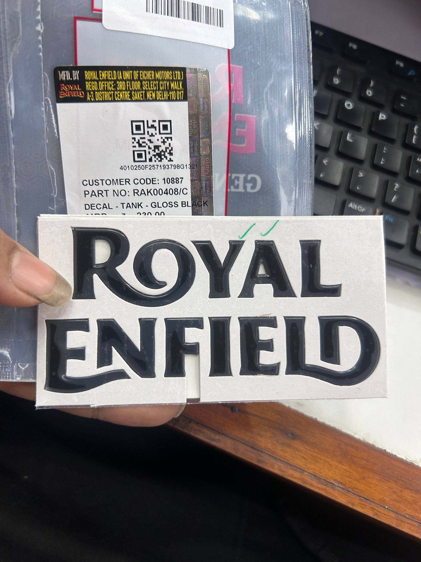 Royal Enfield Classic 350 Dark Stealth Gloss Black Tank Decal – RAK00408/C