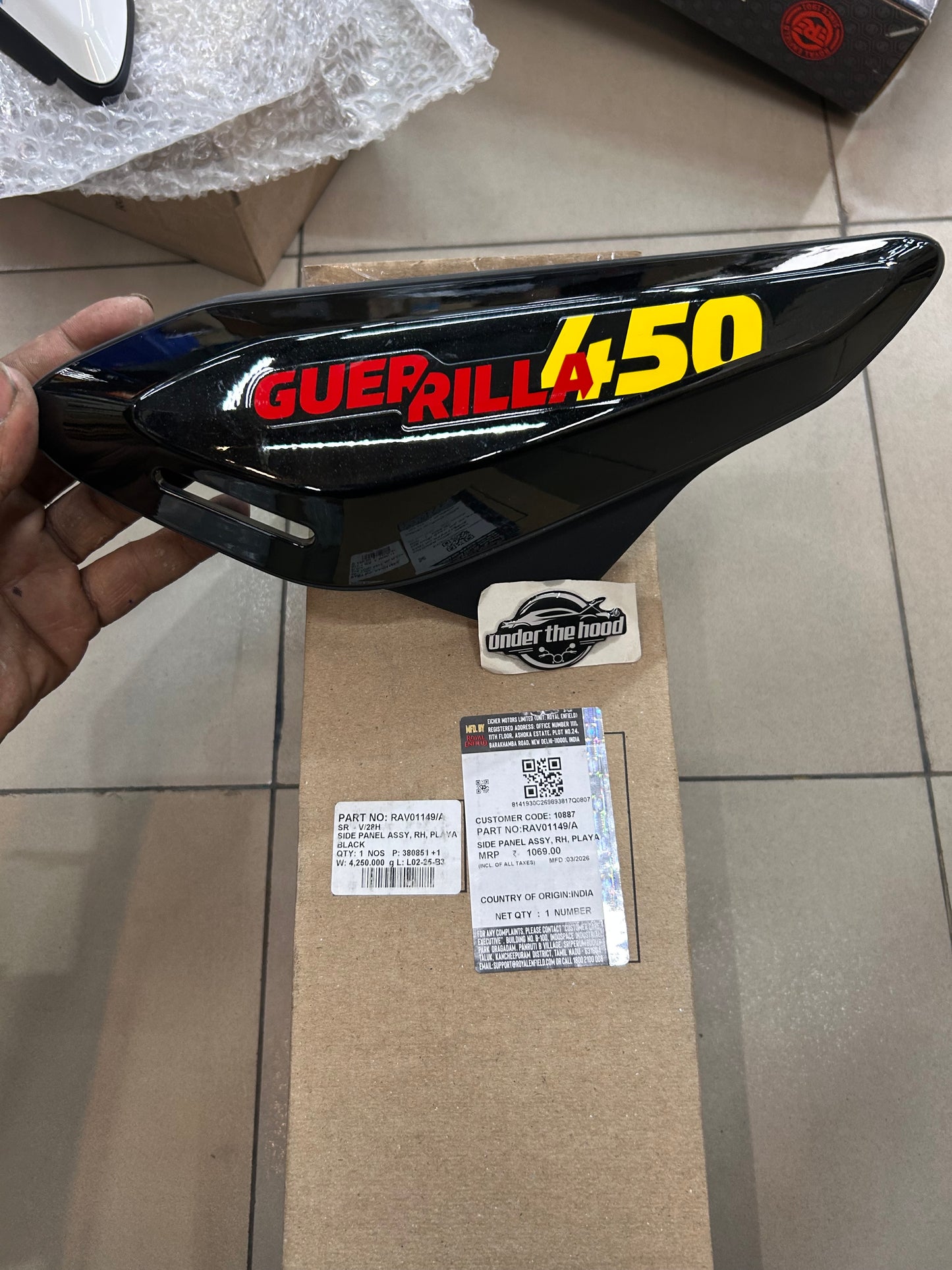 Royal Enfield RAV01149/A – Side Panel Assembly, RH, Playa Black (Playa Black) for Guerrilla 450 – Verify by EPC/VIN – Genuine OEM
