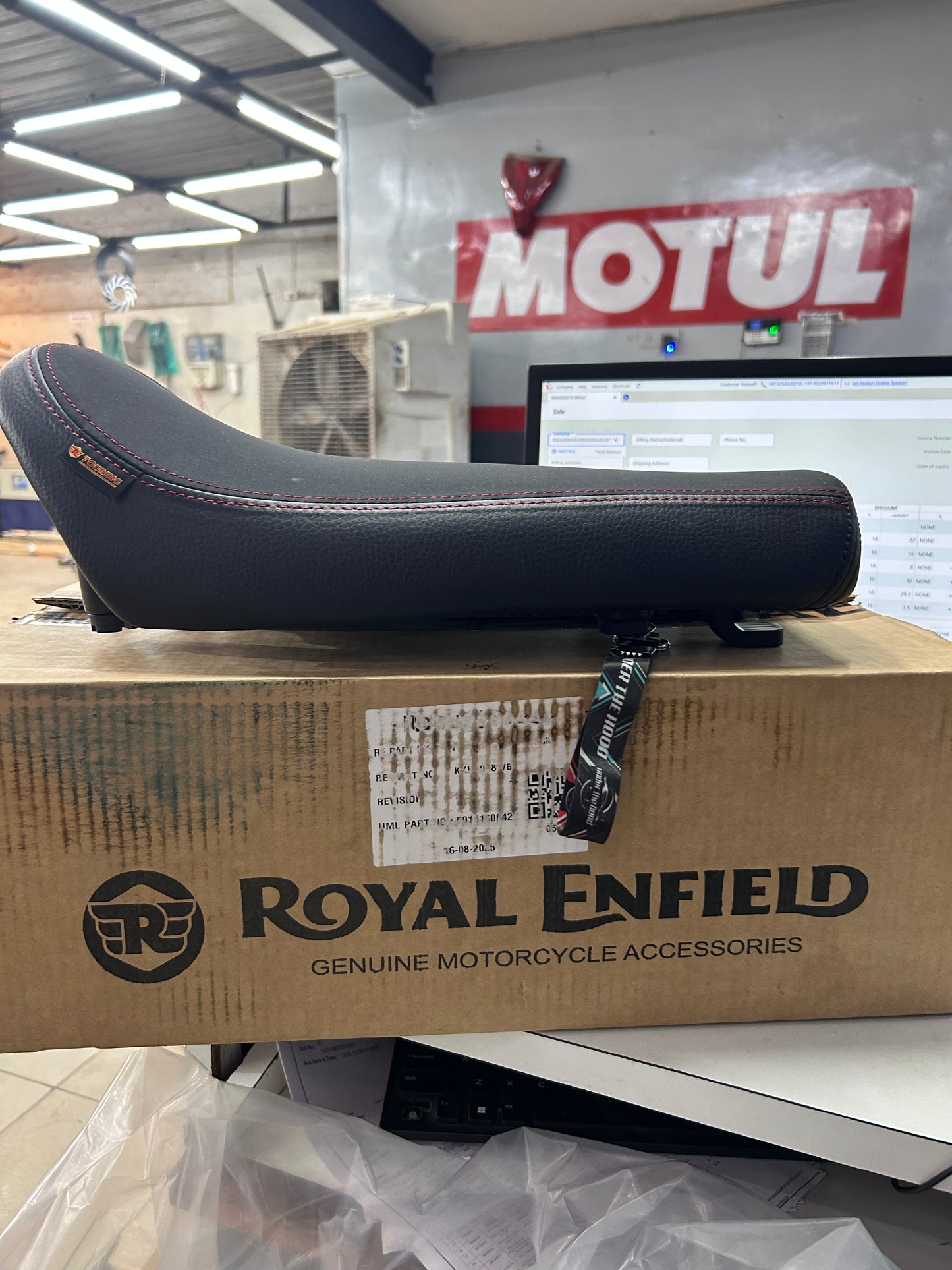 Royal Enfield 1990495 Black Premium Touring Rider Seat — OEM Upgrade for Continental GT 650
