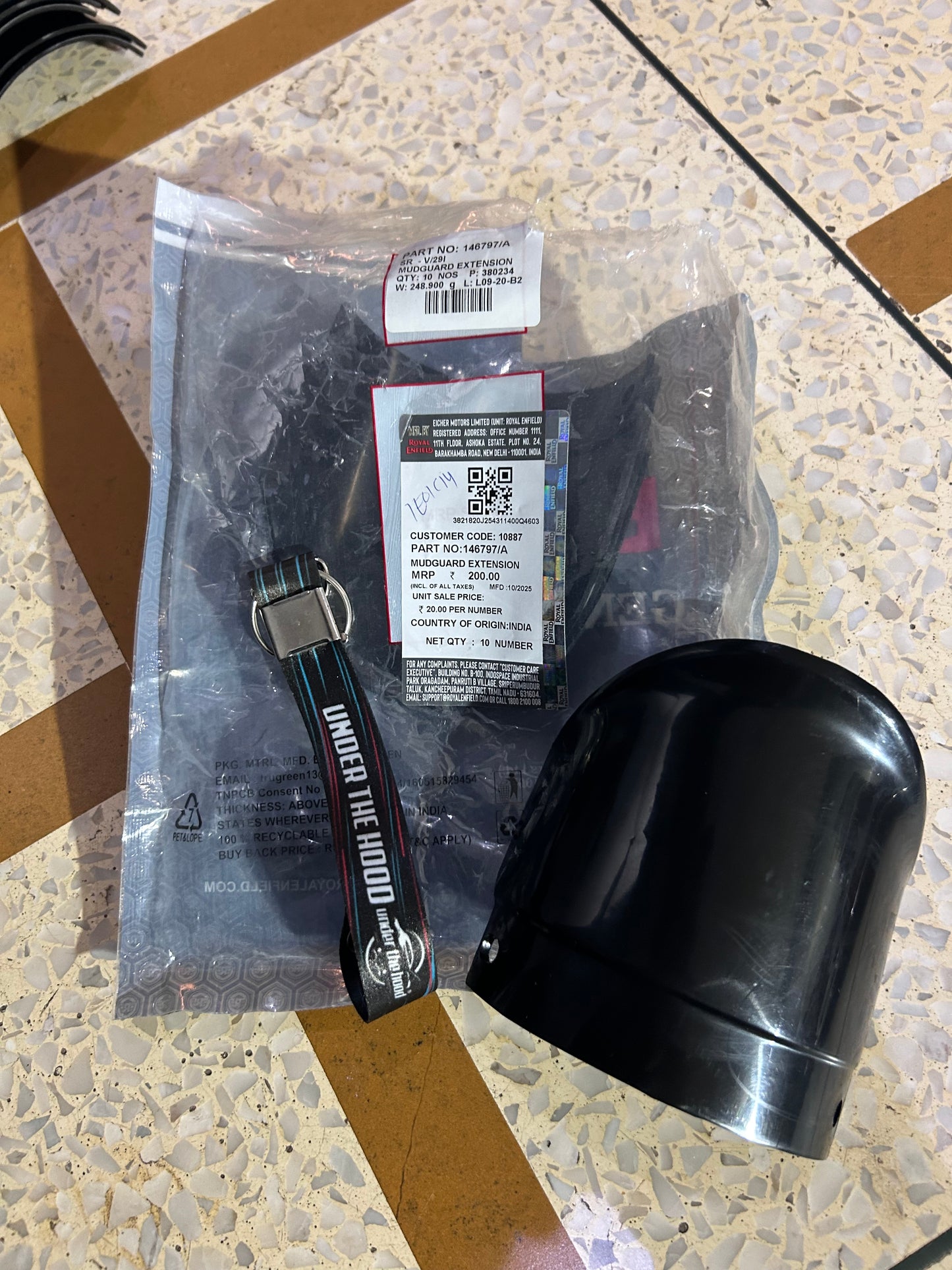 Royal Enfield 146797 / 146797/A – Front Mudguard Extension (Plastic, Black) for Classic 350/500 UCE, Bullet 350/500, Electra 350 UCE & Thunderbird 350/500