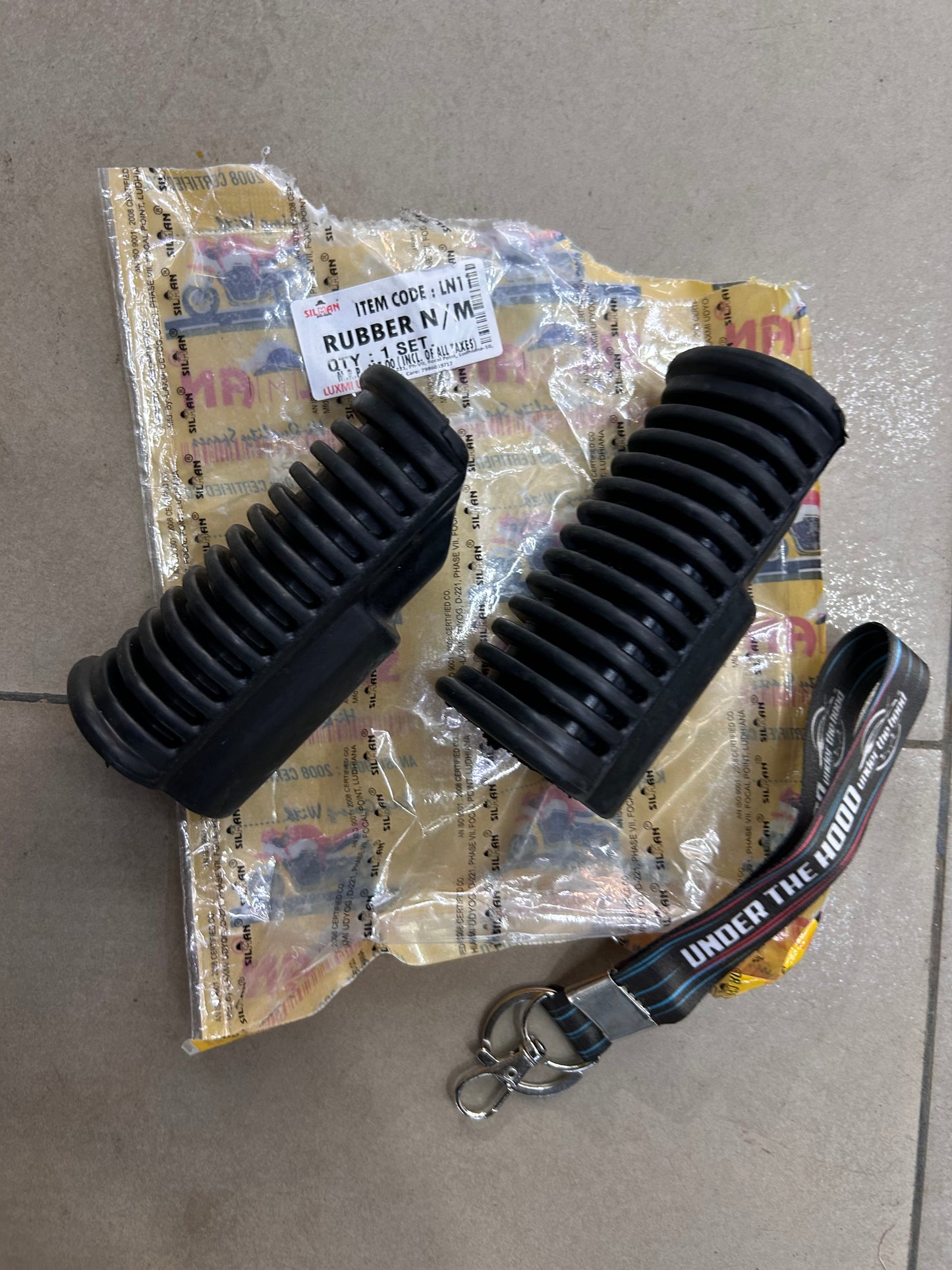 Silman LN1 Front Footrest Rubber Sleeve Set for Royal Enfield UCE – Classic 350/500, Bullet/Standard 350/500, Electra 350