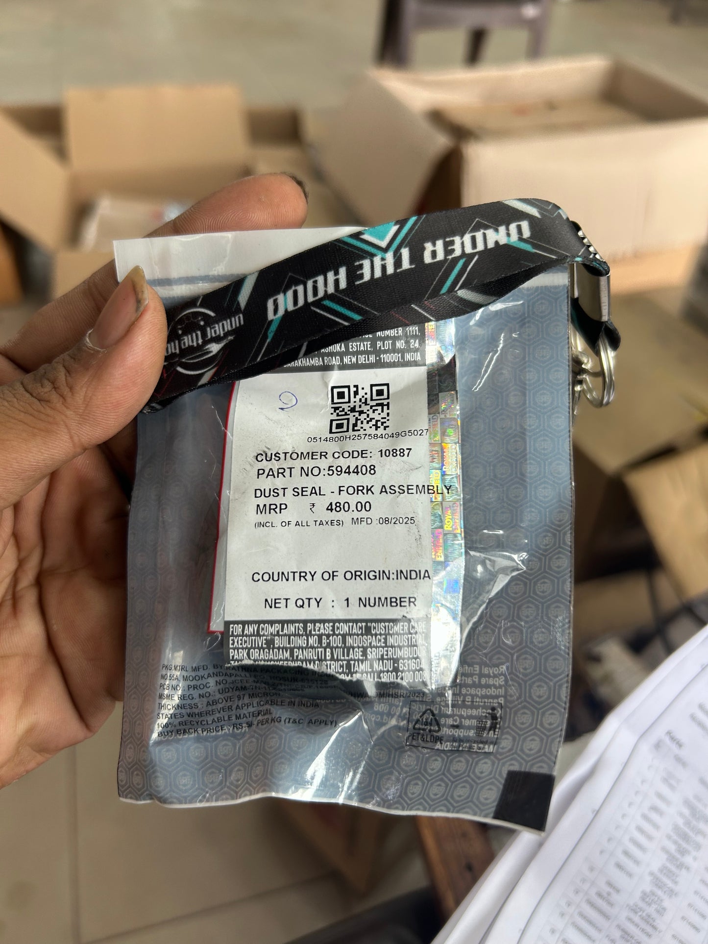 Royal Enfield 594214/A – Rear Reflex Reflector (Red) | OEM for Hunter 350 & Thunderbird 350